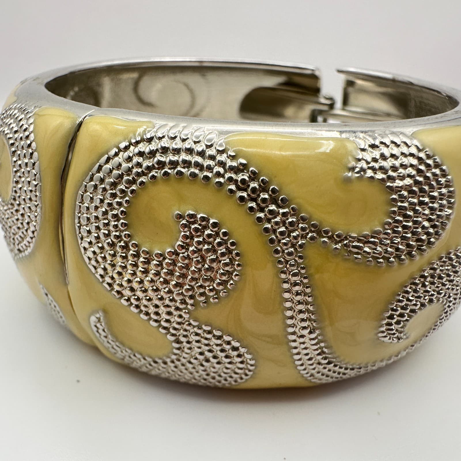 Vintage 90s Yellow Enamel Hinged Bangle Bracelet SilverTone Swirl Chunky Jewelry - Thumbnail 5