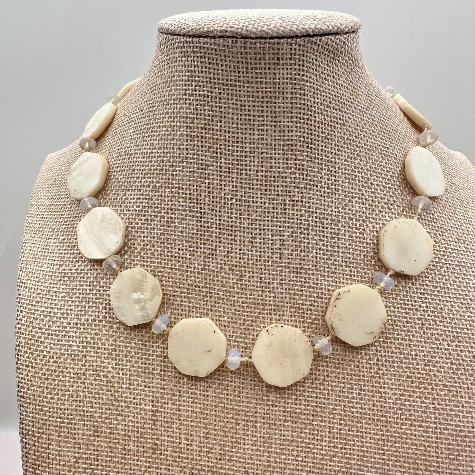 Vintage Y2K Cream Hexagon Shell Bead Necklace White Glass Spacer Women's Jewelry - Thumbnail 5