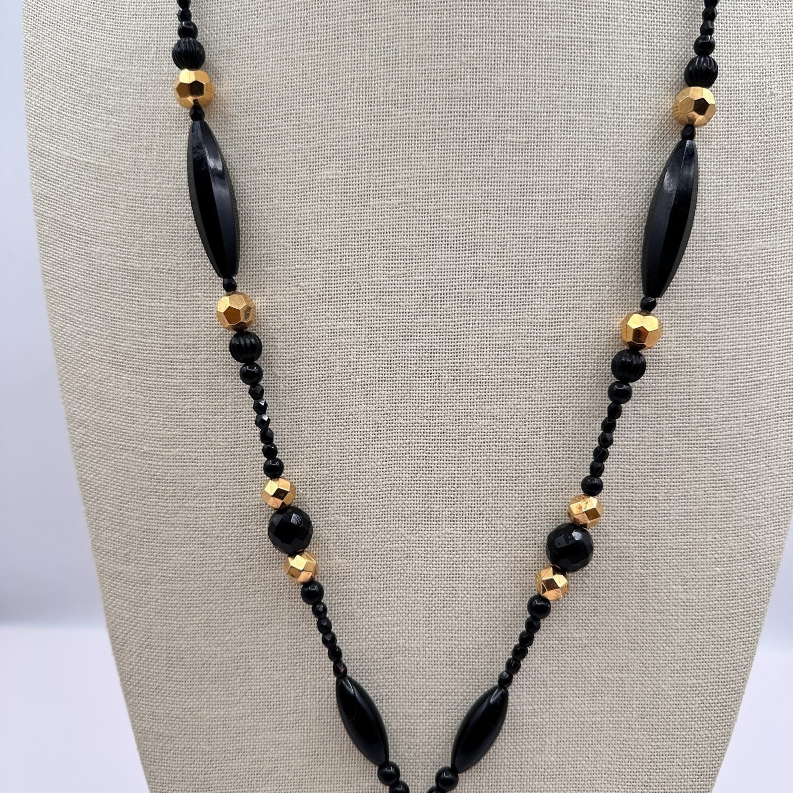 Vintage 90s Gold Tone & Black Beaded Teardrop Pendant Necklace Boho Jewelry - Thumbnail 4