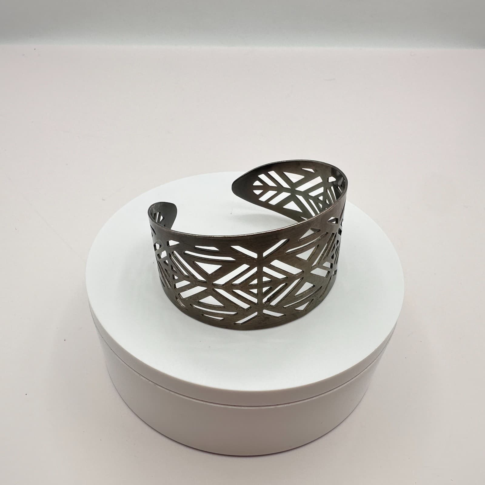 Vintage 80s Silver Tone Cutout Cuff Bracelet Geometric Wide Statement Jewelry - Thumbnail 2