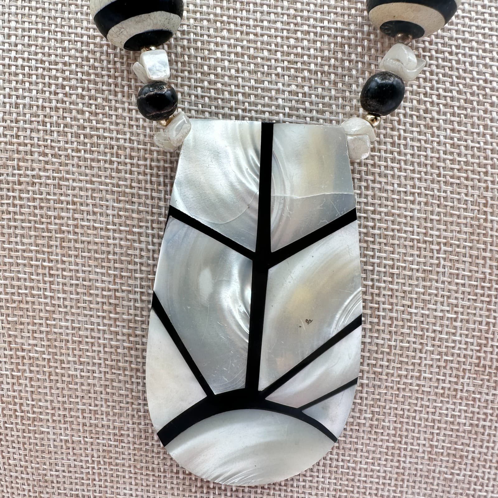 Vintage 80s 90s Mother of Pearl Shell Beaded Geometric Pendant Necklace Jewelry - Thumbnail 5
