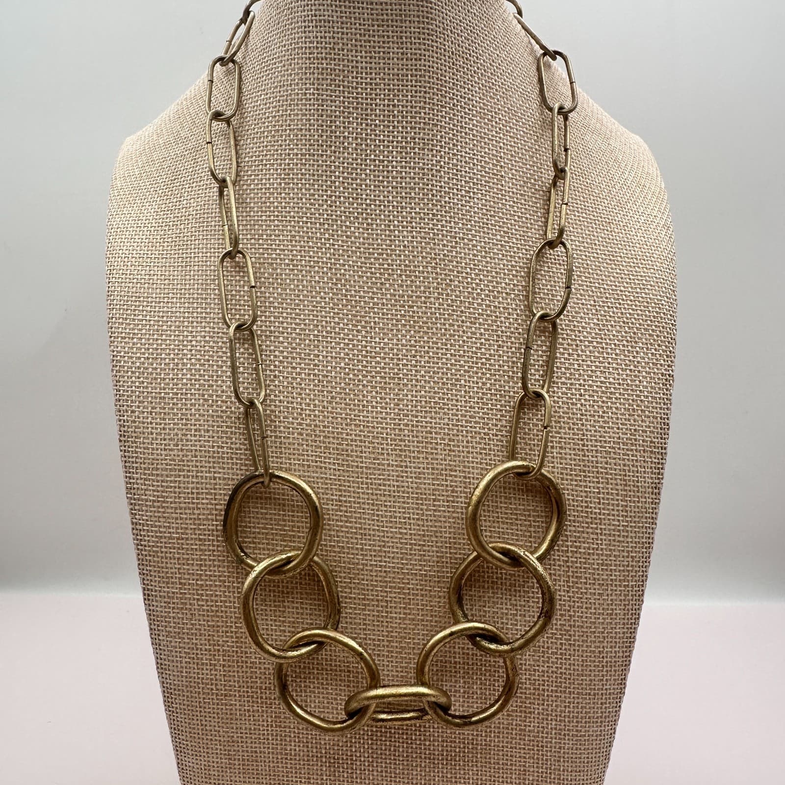 Vintage 90s Chunky Gold Tone Statement Necklace Textured Hoop Links Modernist - Thumbnail 6