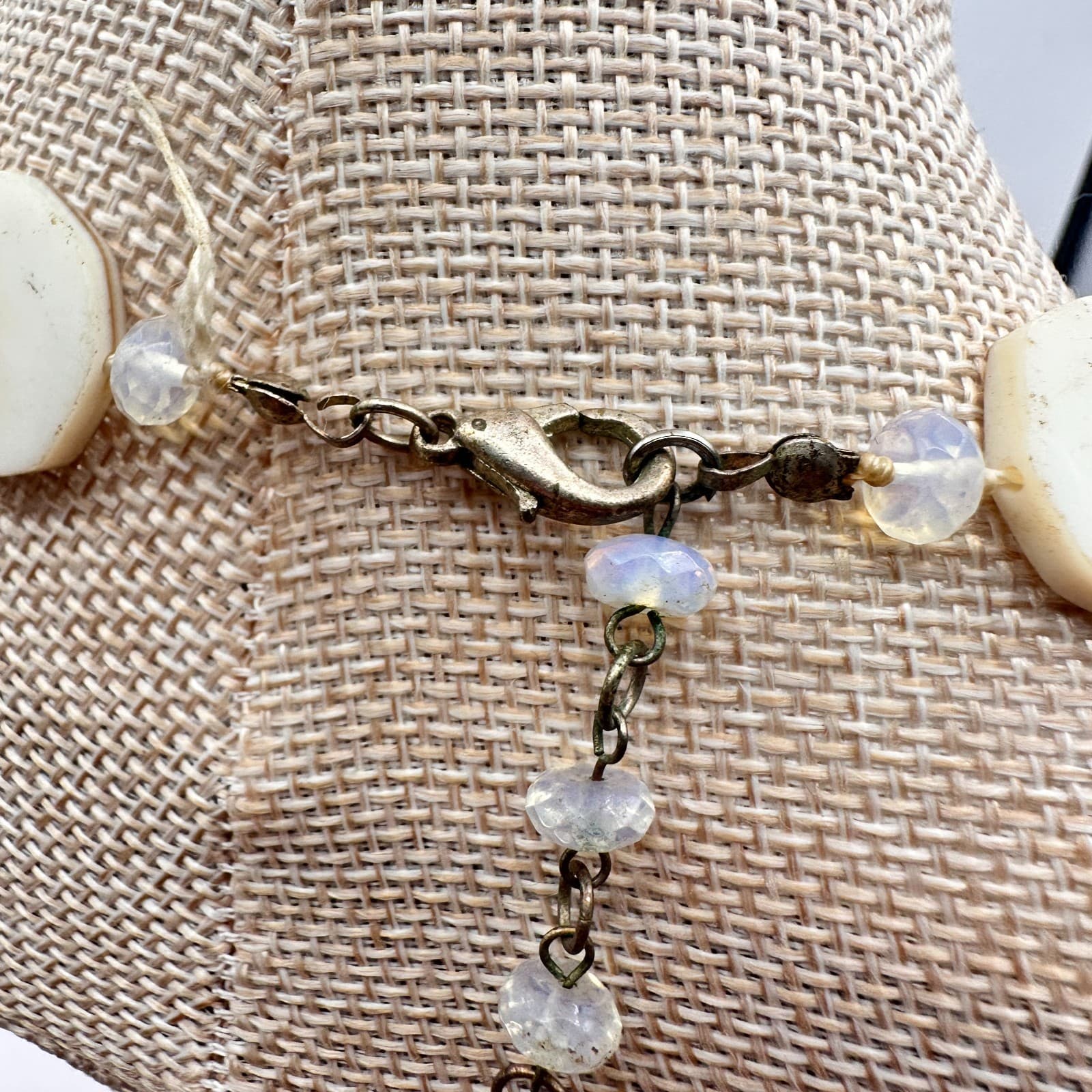 Vintage Y2K Cream Hexagon Shell Bead Necklace White Glass Spacer Women's Jewelry - Thumbnail 6