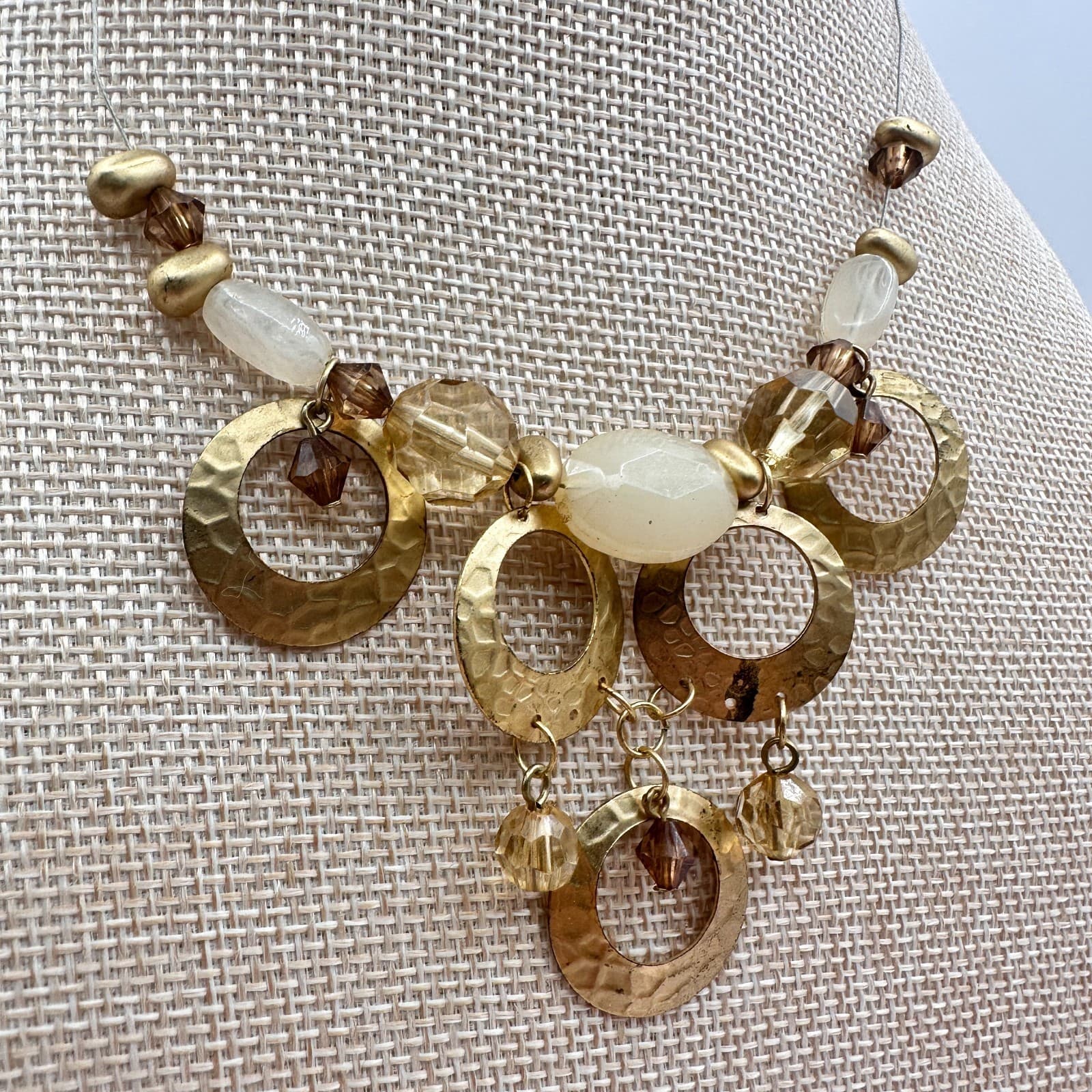 Vintage 90s Gold Tone Hammered Hoop Bib Necklace Glass Bead Boho Fashion Jewelry - Thumbnail 3