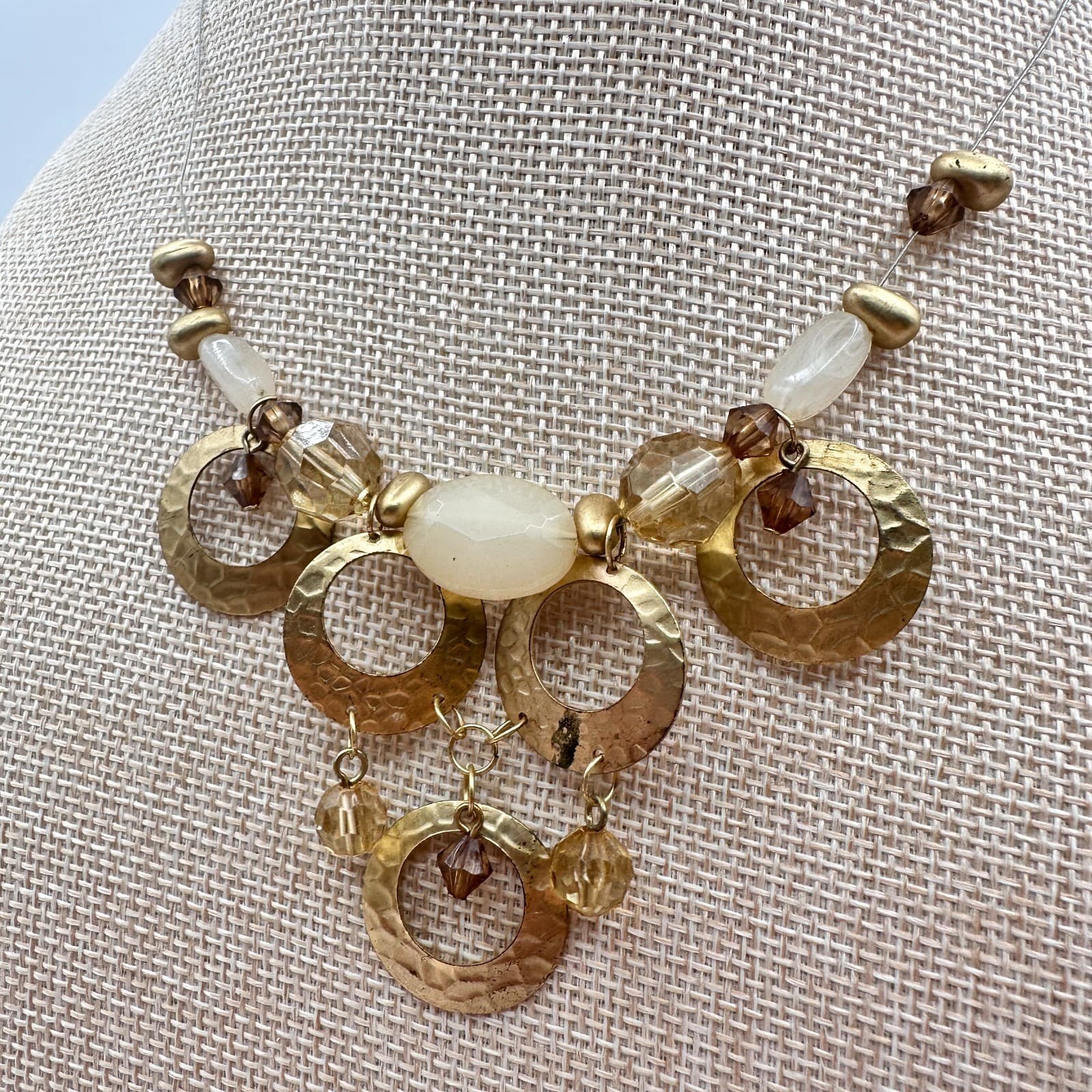 Vintage 90s Gold Tone Hammered Hoop Bib Necklace Glass Bead Boho Fashion Jewelry - Thumbnail 4