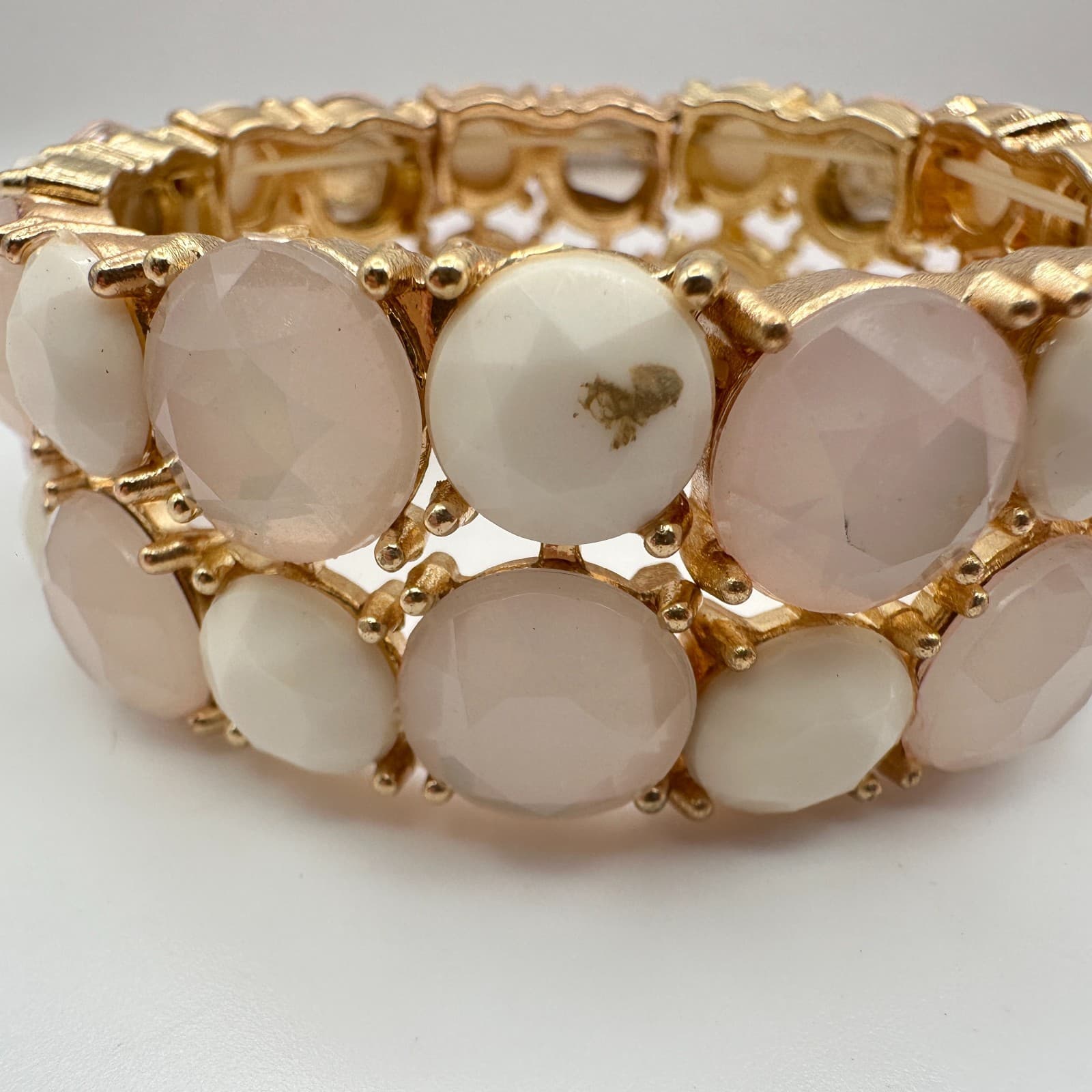 Vintage 90s Pink & White Glass Stone Gold Tone Stretch Bracelet Fashion Jewelry - Thumbnail 5