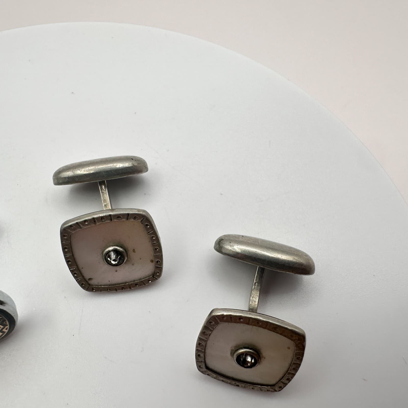 Vintage 80s Silver Tone Cufflink Set Glass Geometric Honeycomb Fashion Jewelry - Thumbnail 5