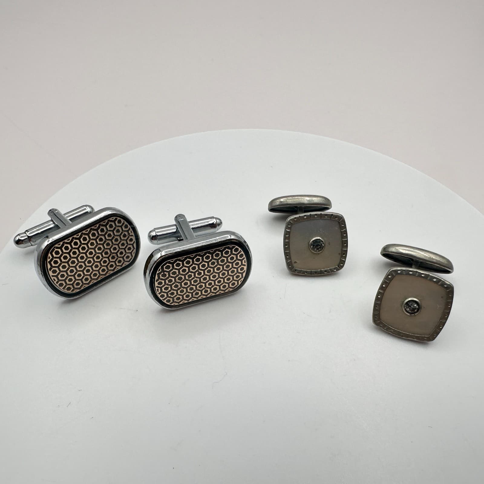 Vintage 80s Silver Tone Cufflink Set Glass Geometric Honeycomb Fashion Jewelry - Thumbnail 2