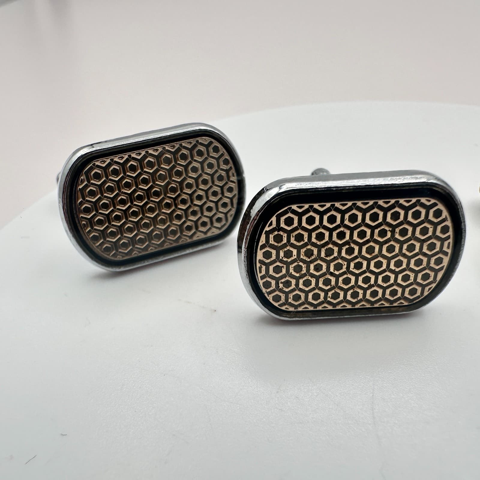 Vintage 80s Silver Tone Cufflink Set Glass Geometric Honeycomb Fashion Jewelry - Thumbnail 3