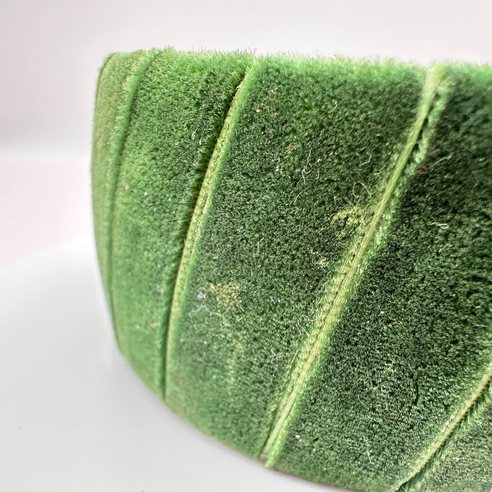Vintage 90s Green Velvet Fabric Bangle Bracelet Chunky Wide Fashion Boho Jewelry - Thumbnail 3