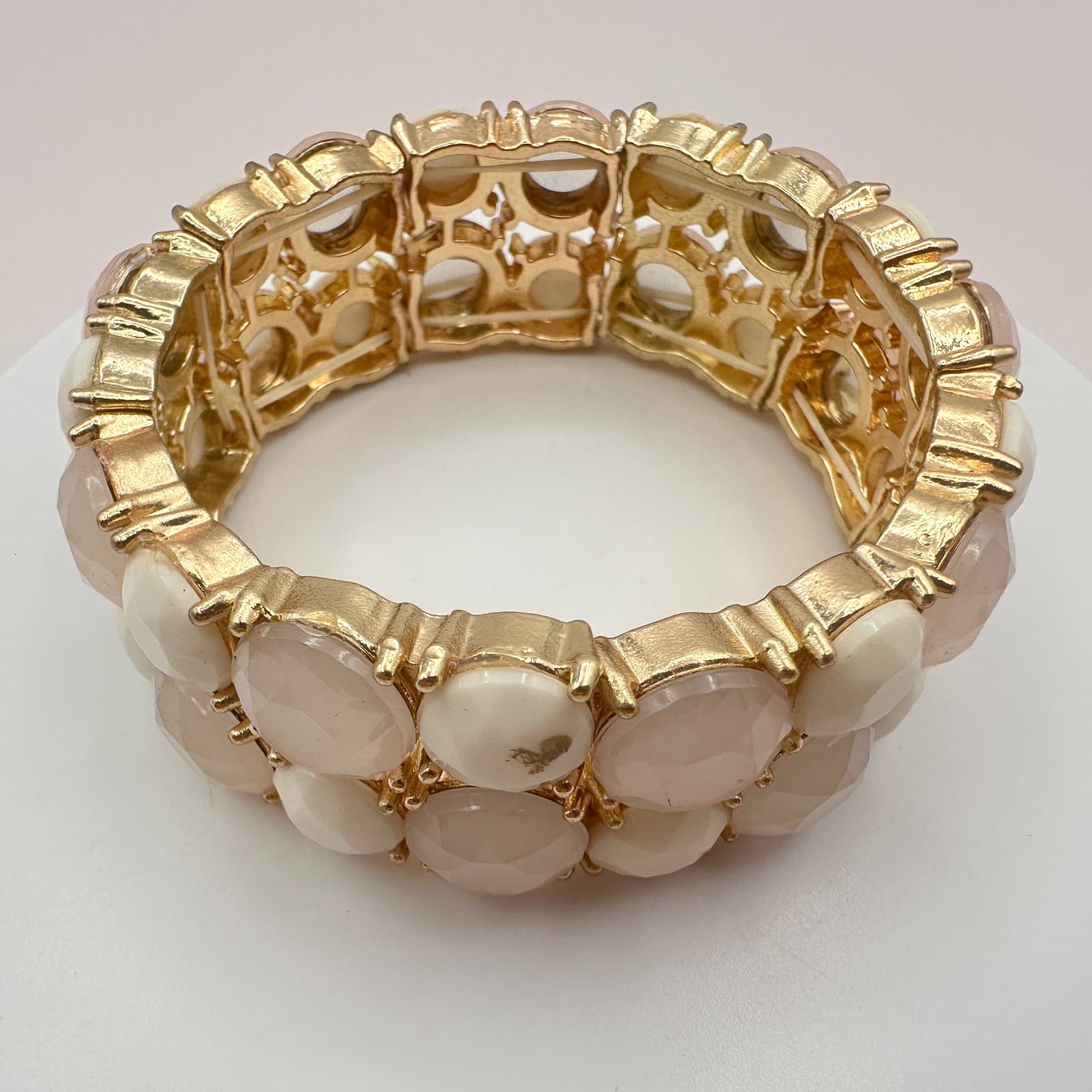 Vintage 90s Pink & White Glass Stone Gold Tone Stretch Bracelet Fashion Jewelry - Thumbnail 4