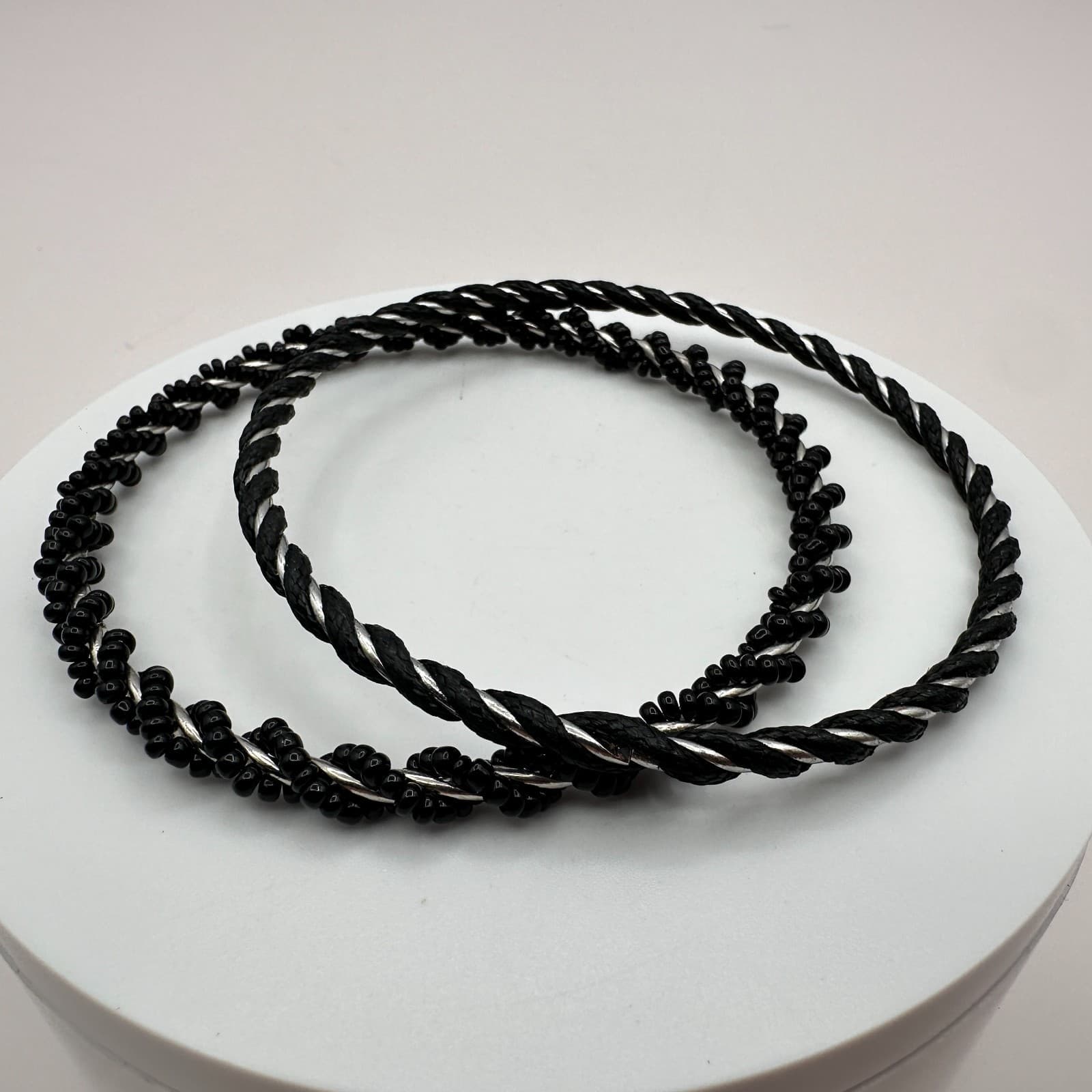Vintage 90s Twisted Black Glass Seed Bead Silver Tone Bangles Set Boho Jewelry - Thumbnail 2