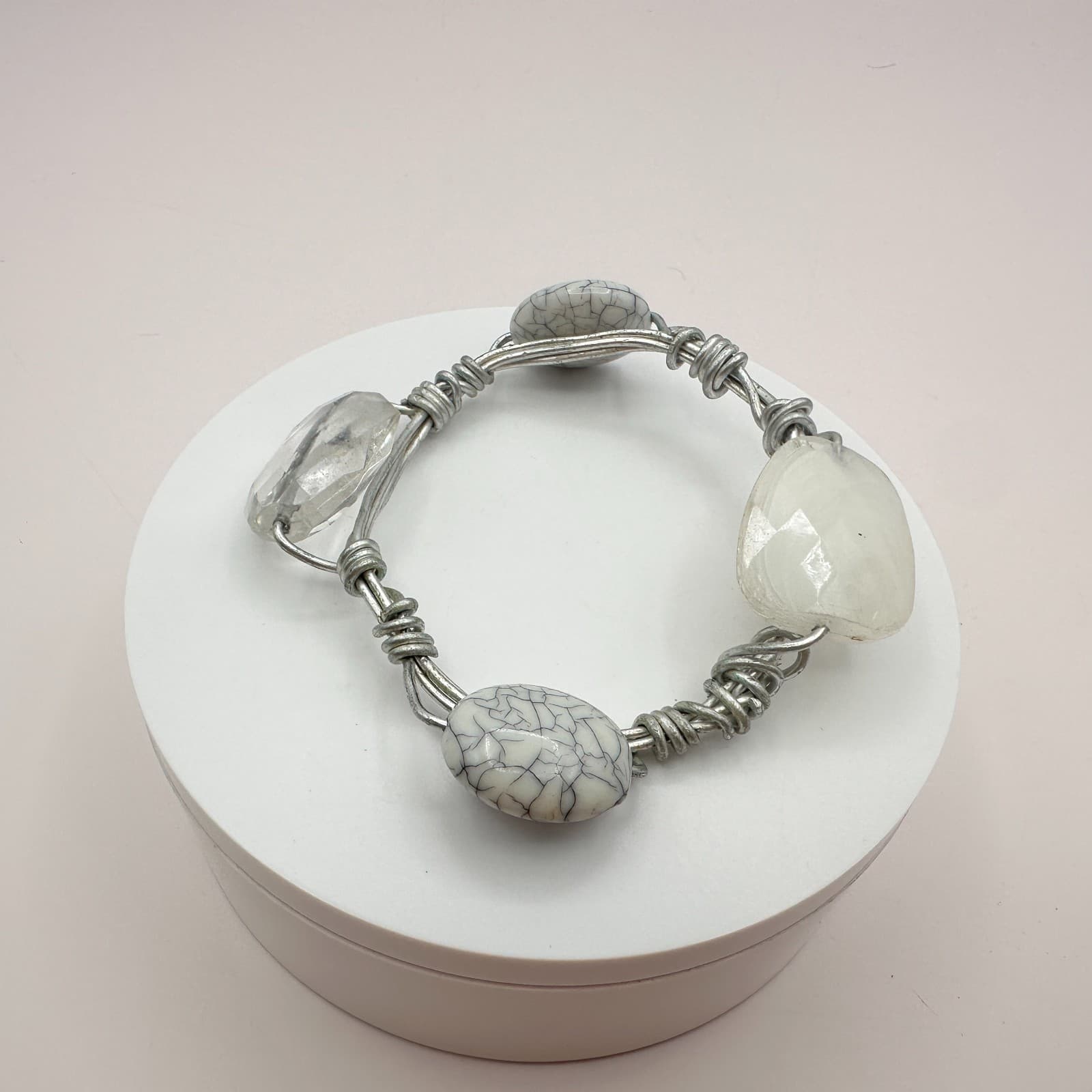 Vintage 90s Silver Tone Wire Wrap Bangle Bracelet Howlite Gemstone Retro jewelry - Thumbnail 6
