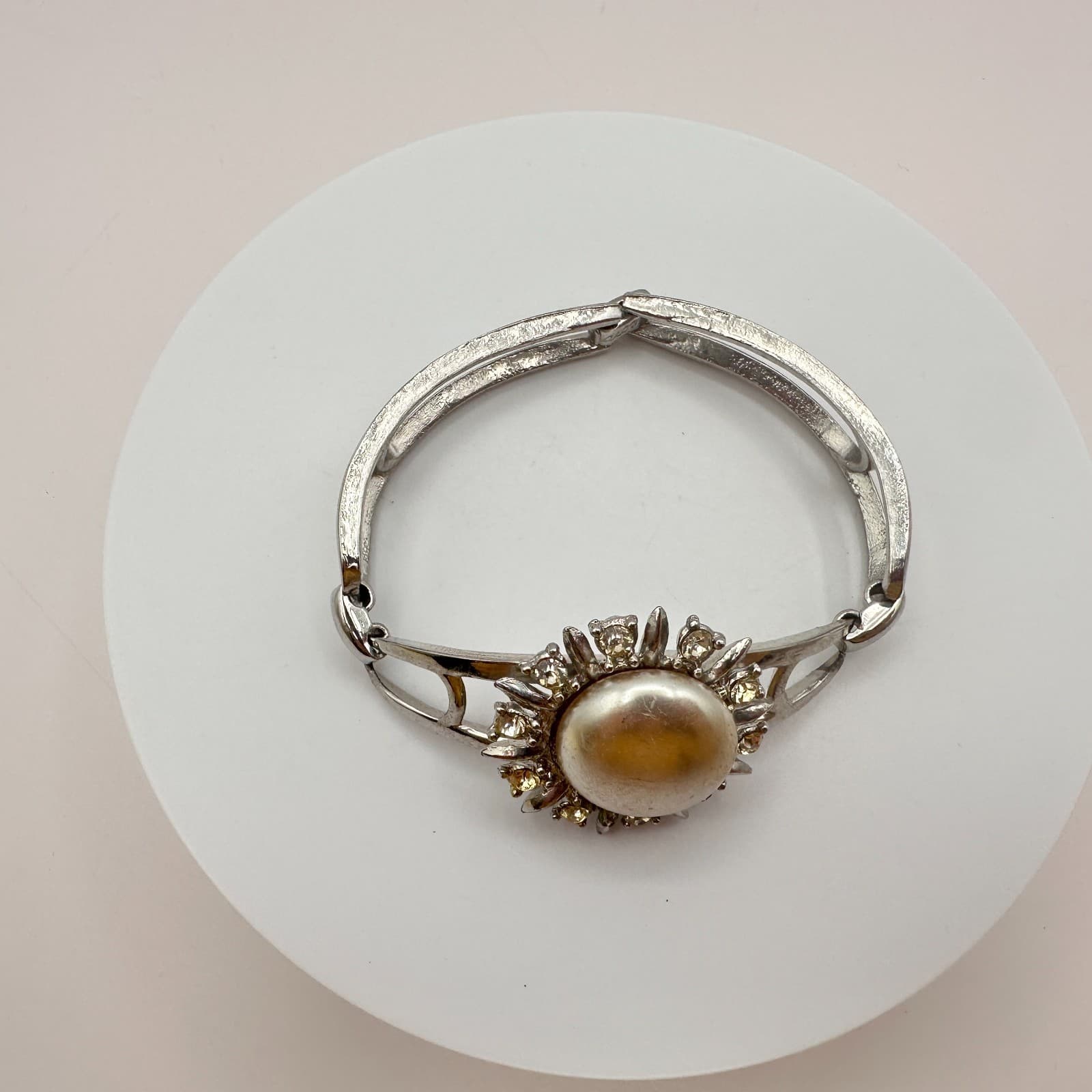 Vintage 80s Silver Tone Faux Pearl Sunburst Bangle Bracelet Rhinestone Jewelry - Thumbnail 4