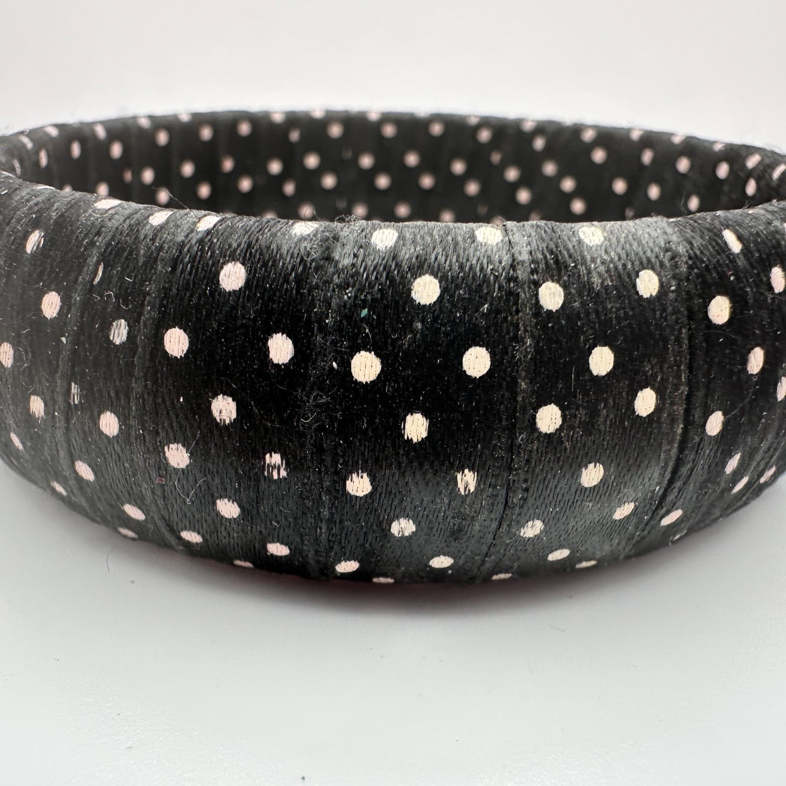 Vintage 90s Black White Polka Dot Ribbon Wrapped Bangle Bracelet Retro Jewelry - Thumbnail 4