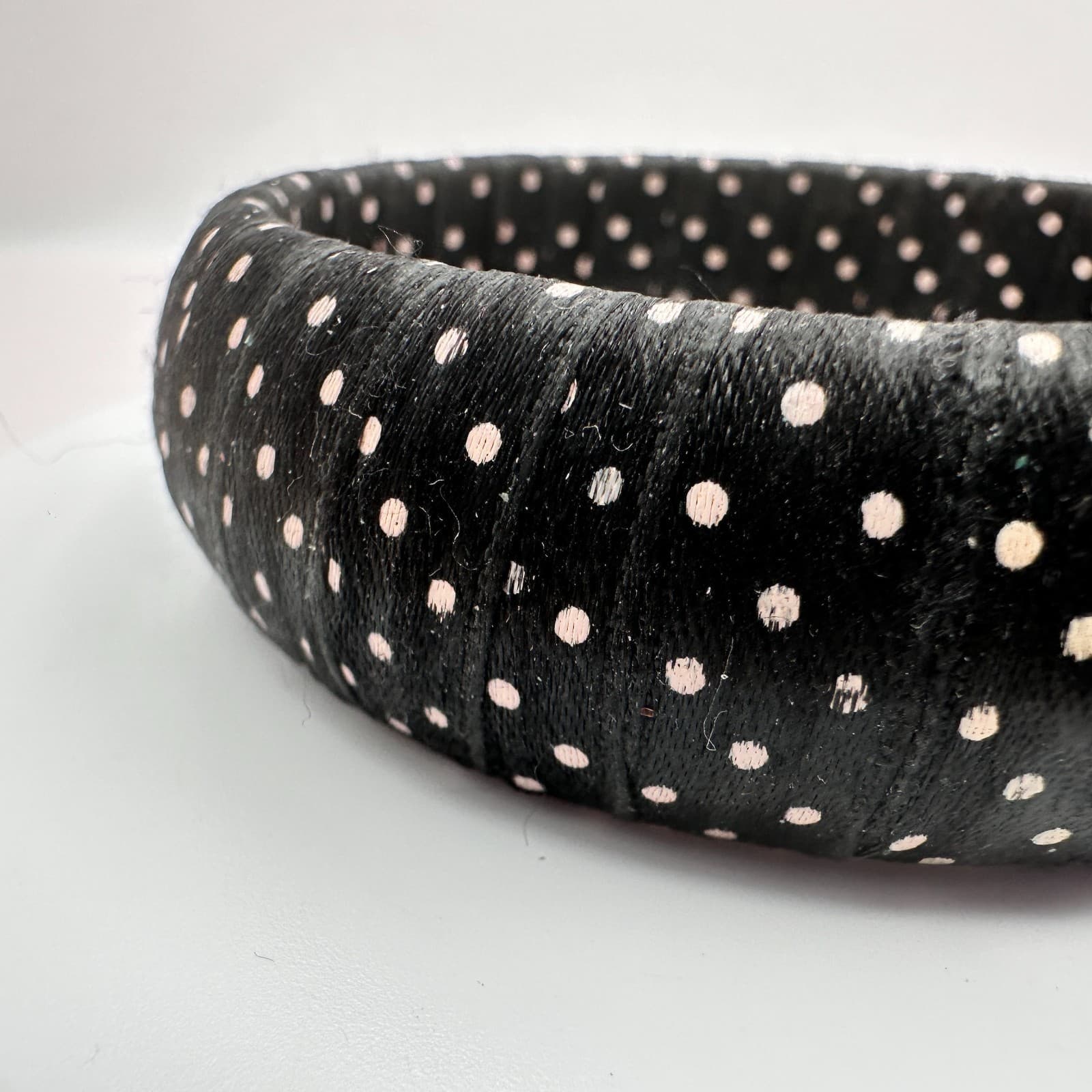 Vintage 90s Black White Polka Dot Ribbon Wrapped Bangle Bracelet Retro Jewelry - Thumbnail 5