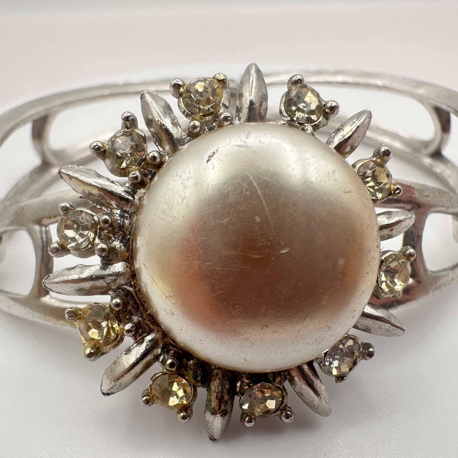 Vintage 80s Silver Tone Faux Pearl Sunburst Bangle Bracelet Rhinestone Jewelry - Thumbnail 6