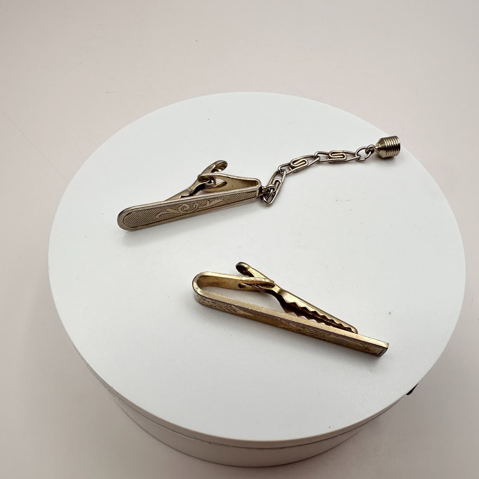 Vintage 80s Gold Silver Tone Etched Floral Tie Clip Bar Clasp Lot Men’s Jewelry - Thumbnail 2