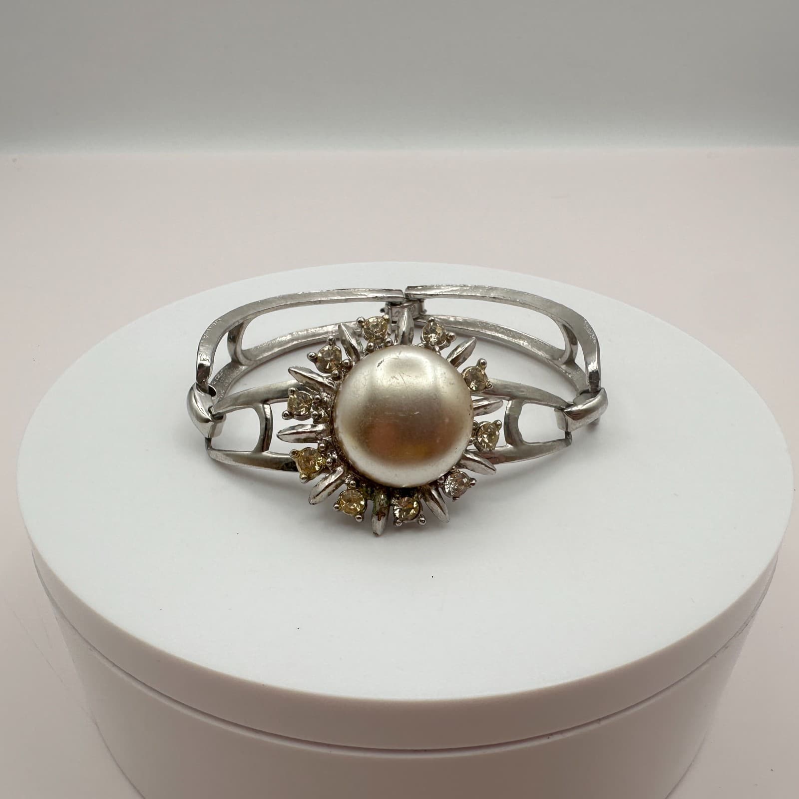 Vintage 80s Silver Tone Faux Pearl Sunburst Bangle Bracelet Rhinestone Jewelry - Thumbnail 3