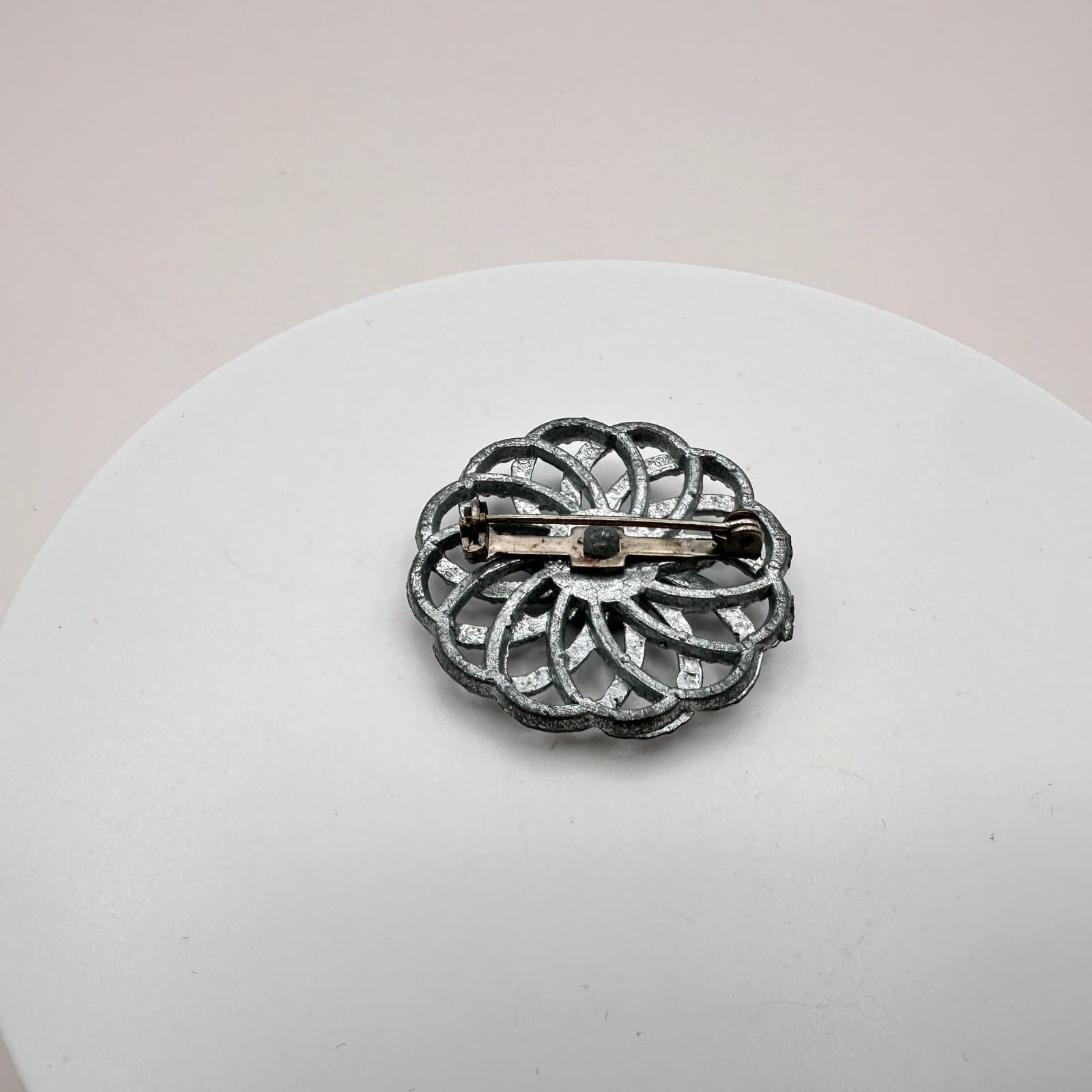 Vintage 90s Silver Tone Openwork Flower Brooch Aurora Borealis Glass Jewelry - Thumbnail 6
