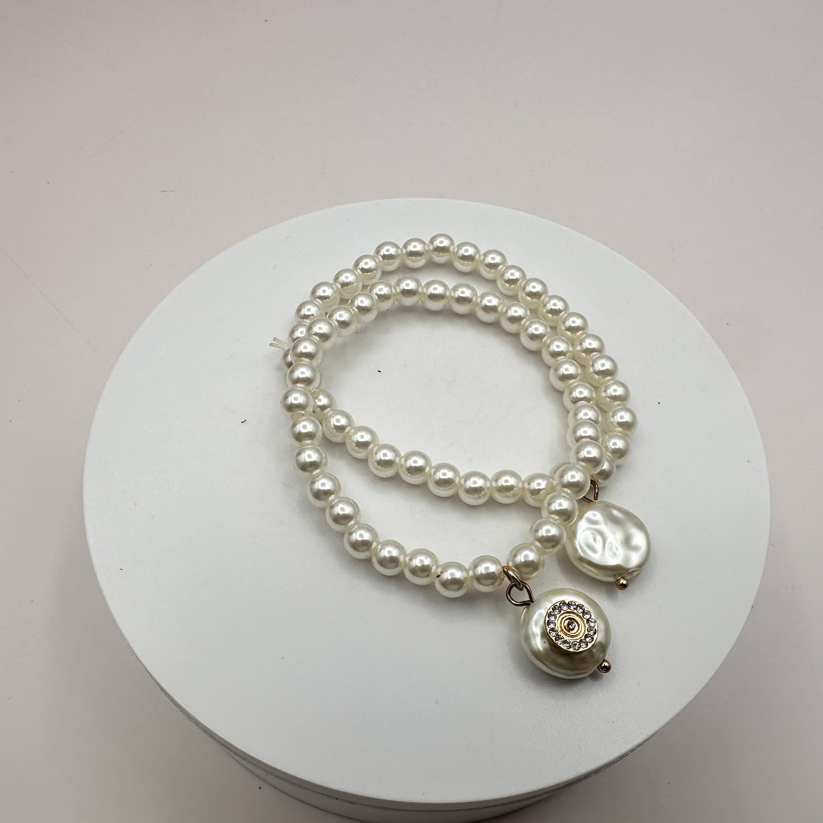 Vintage 90s Faux Pearl Bracelets Set Clear Glass Charm Stretch Fashion Jewelry - Thumbnail 3