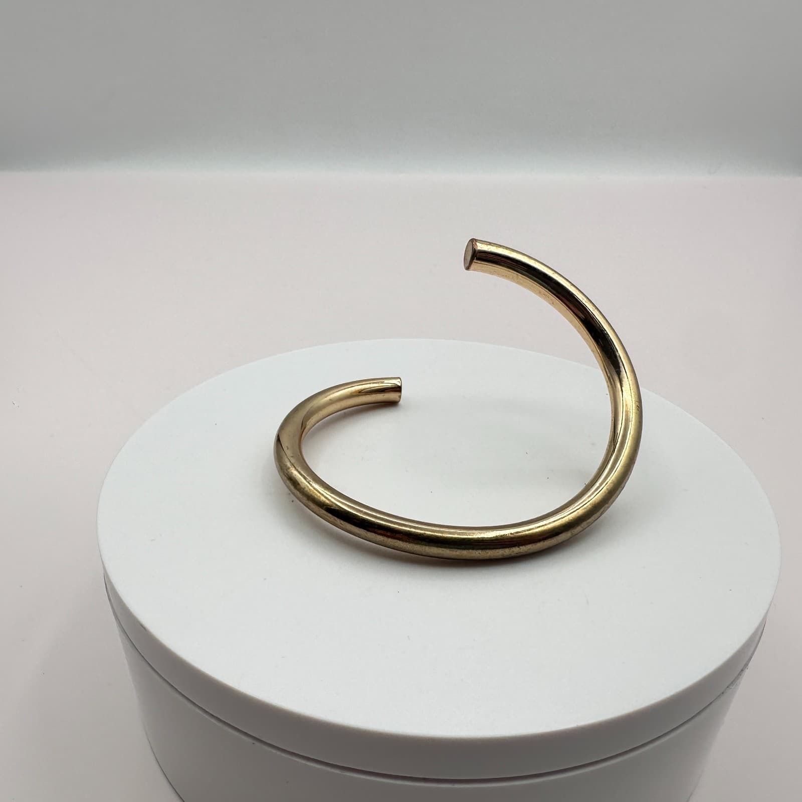 Vintage 90s Sculptural Spiral Cuff Bracelet Gold Tone Minimalist Women's Jewelry - Thumbnail 5