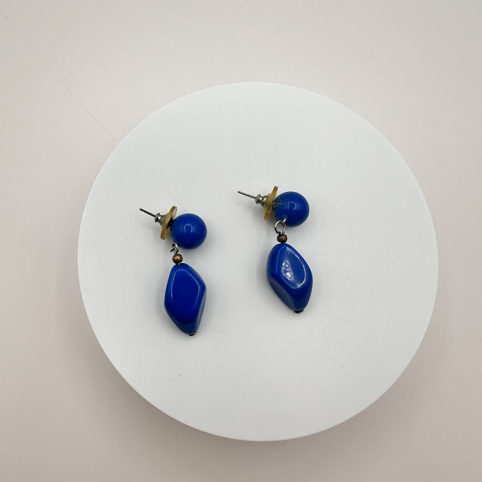 Vintage 80s Blue Resin Bead Necklace & Dangle Earrings Set Boho Fashion Jewelry - Thumbnail 7