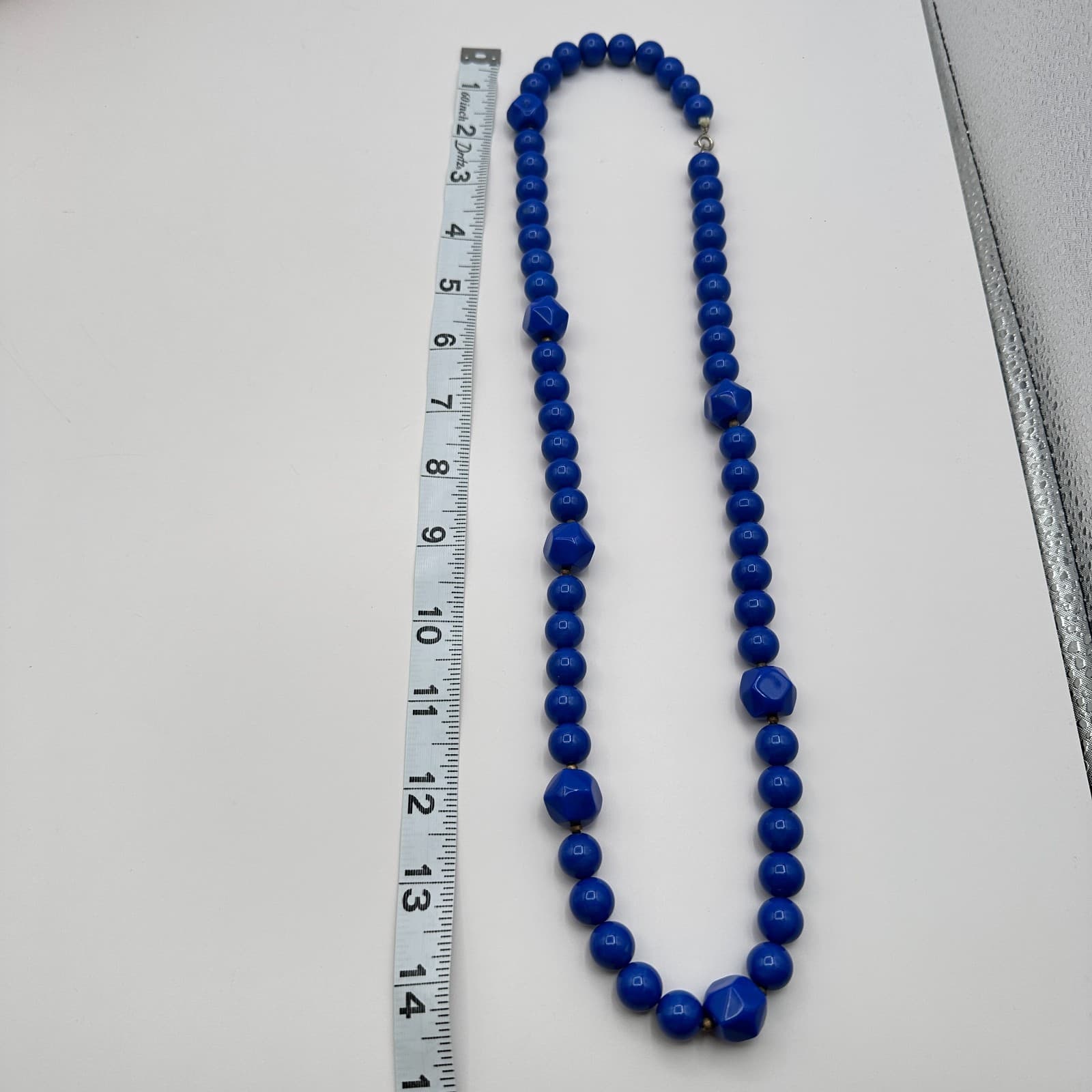 Vintage 80s Blue Resin Bead Necklace & Dangle Earrings Set Boho Fashion Jewelry - Thumbnail 10