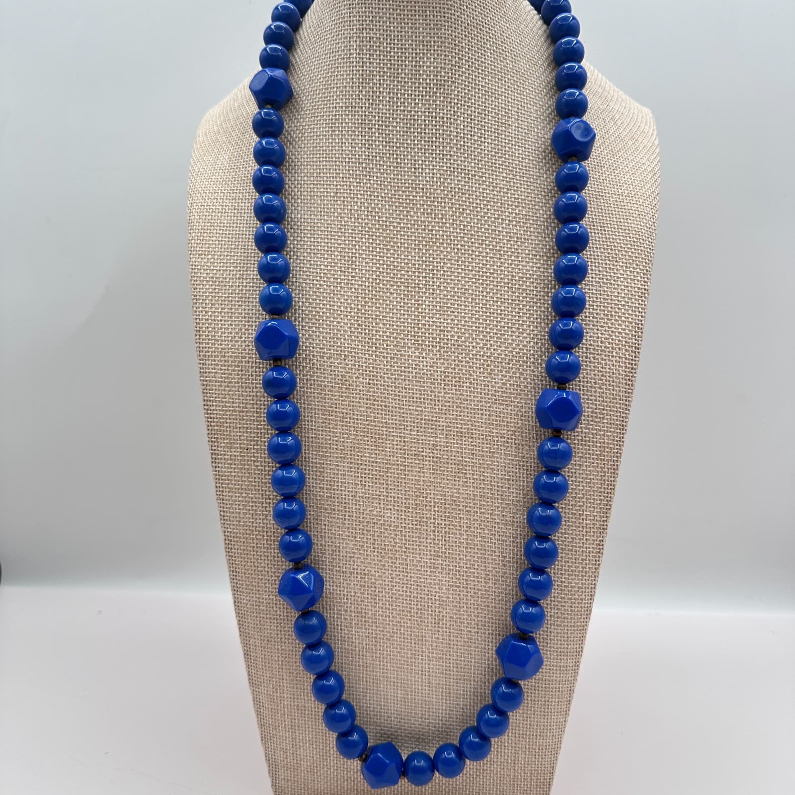 Vintage 80s Blue Resin Bead Necklace & Dangle Earrings Set Boho Fashion Jewelry - Thumbnail 3