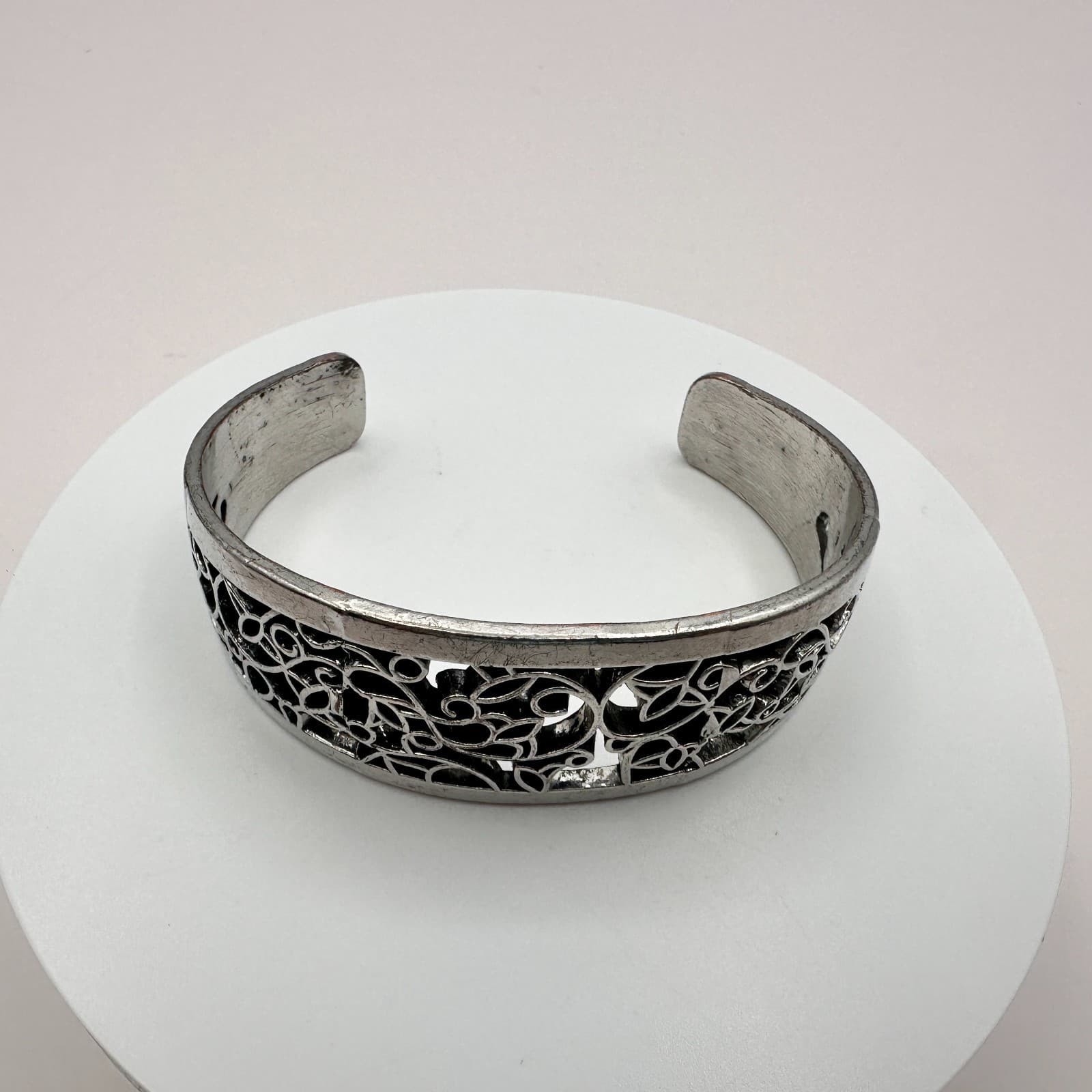 Vintage 90s Silver Tone Filigree Ornate Openwork Wide Cuff Bracelet Jewelry - Thumbnail 2