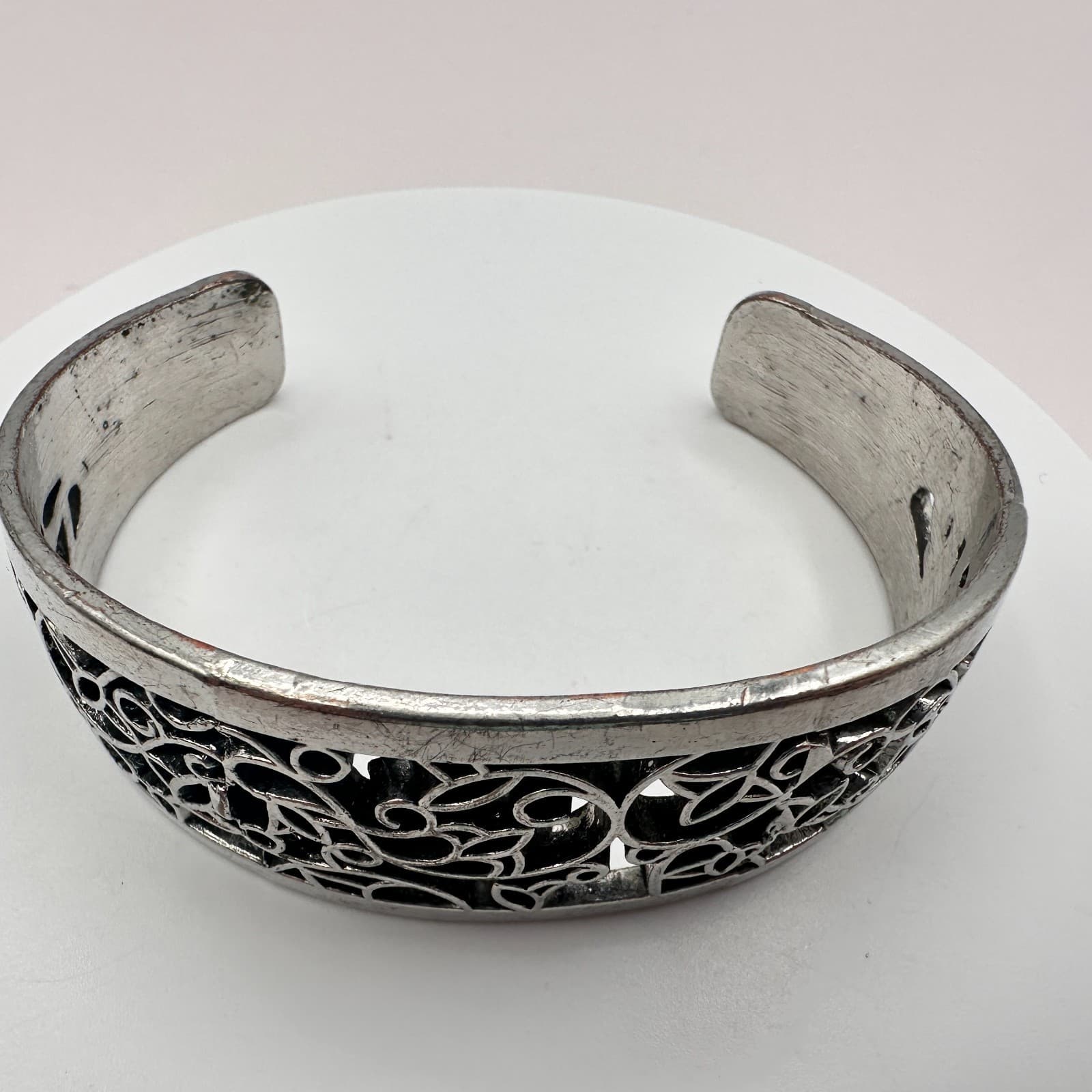 Vintage 90s Silver Tone Filigree Ornate Openwork Wide Cuff Bracelet Jewelry - Thumbnail 3