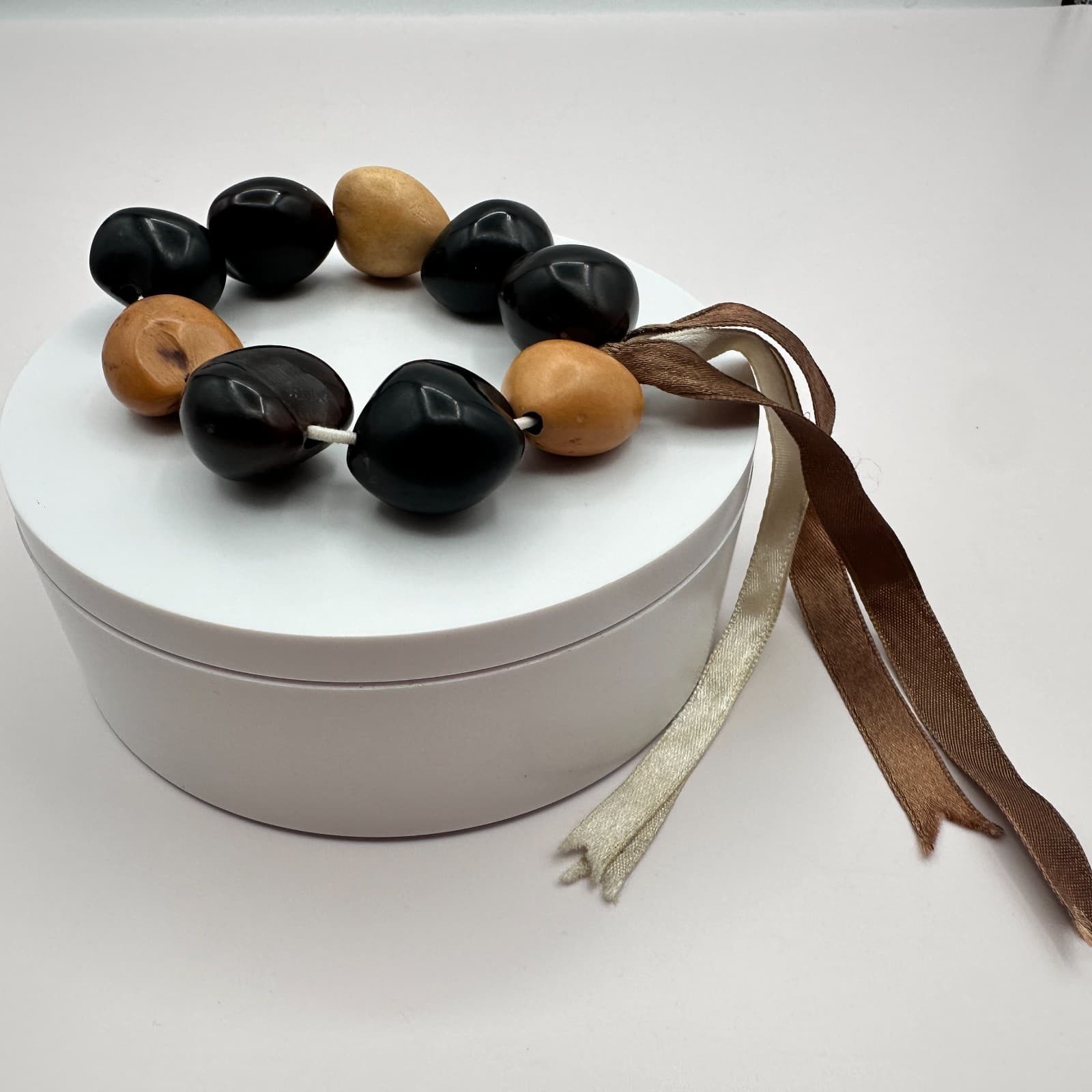 Vintage Y2K Black Tan Kukui Nut Beaded Ribbon Tie Bracelet Women's Jewelry - Thumbnail 3
