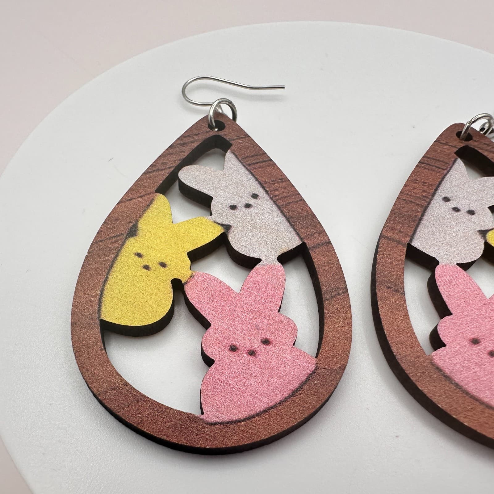 Vintage 90s Wood Teardrop Easter Peeps Bunny Dangle Earrings Fashion Jewelry - Thumbnail 3