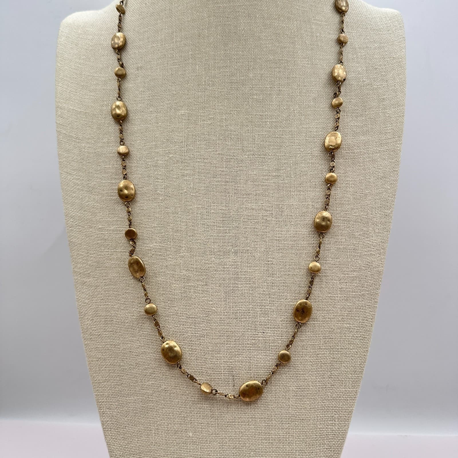 Vintage 90s Lia Sophia Gold Tone Hammered Pebble Station Chain Necklace Jewelry - Thumbnail 2