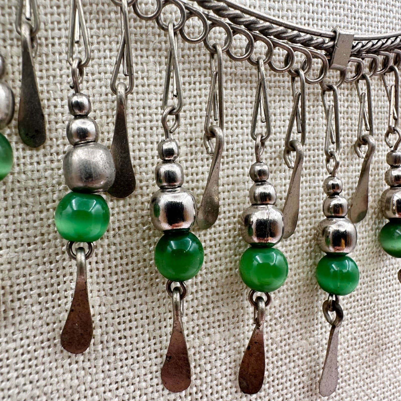 Vintage 90s Silver Tone Green Cats Eye Beaded Fringe Bib Necklace Jewelry - Thumbnail 6
