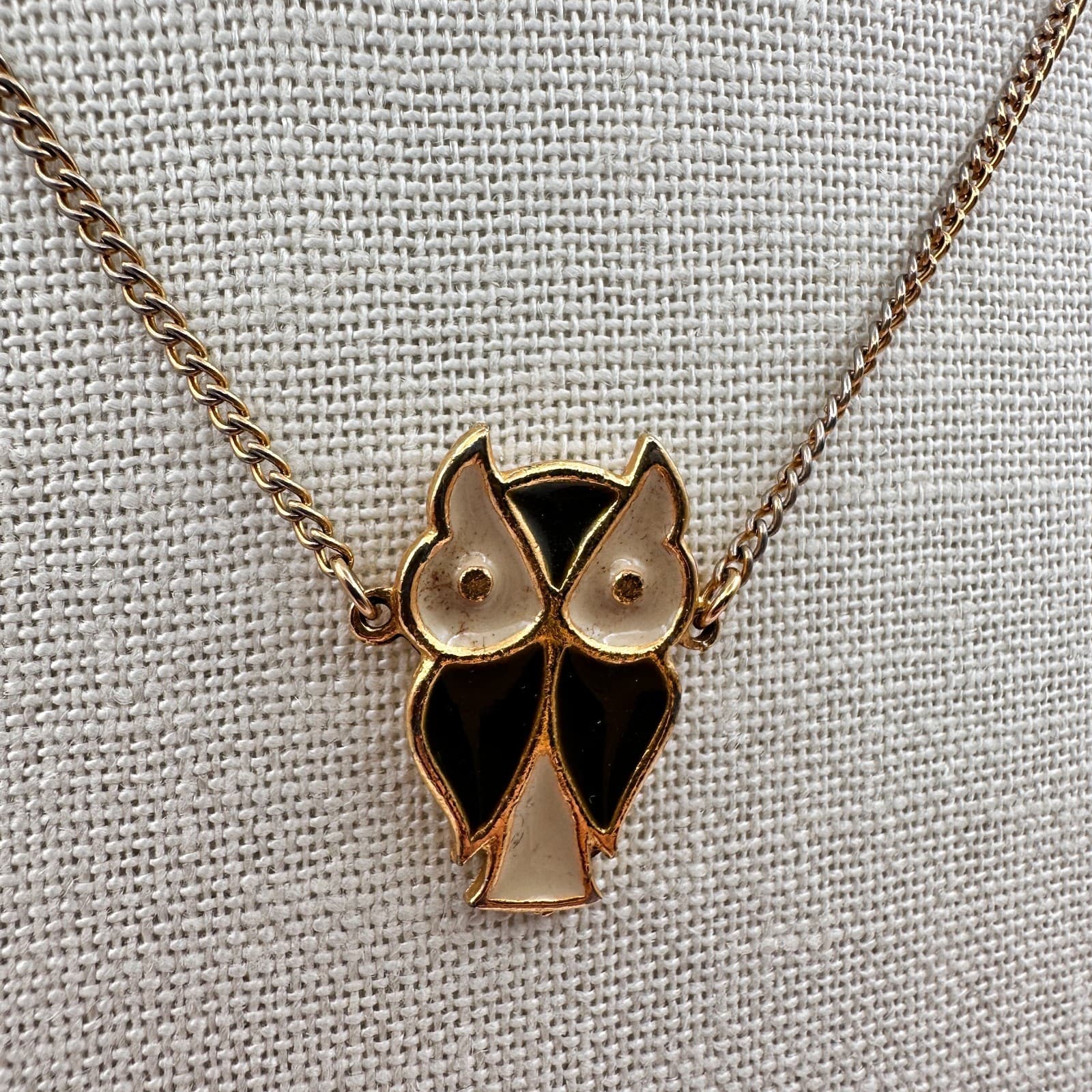 Vintage 70s Gold Tone Owl Pendant Necklace Women's Classic Fashion Jewelry - Thumbnail 4