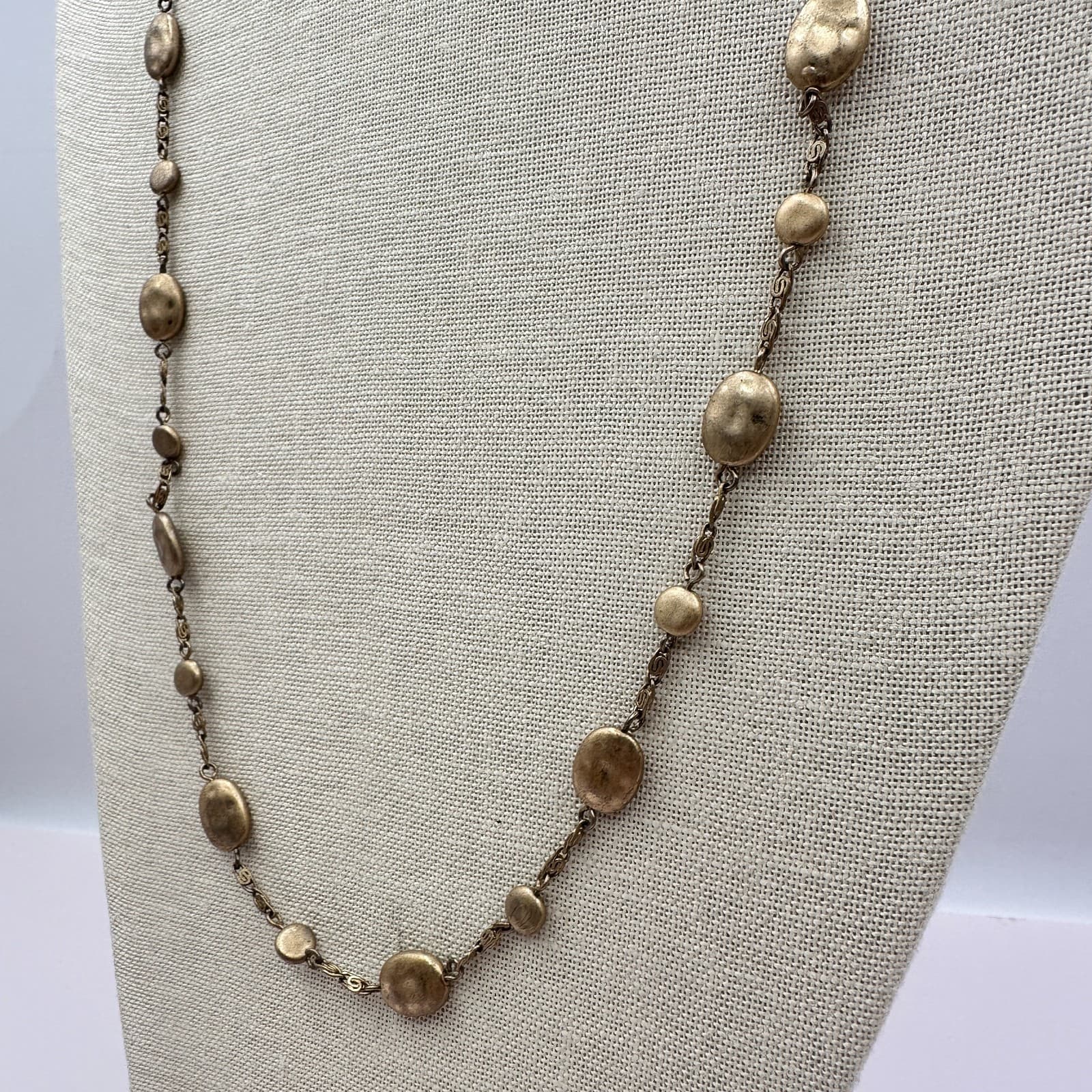 Vintage 90s Lia Sophia Gold Tone Hammered Pebble Station Chain Necklace Jewelry - Thumbnail 6