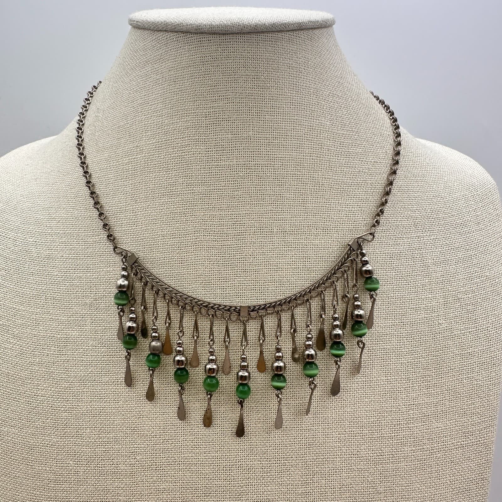 Vintage 90s Silver Tone Green Cats Eye Beaded Fringe Bib Necklace Jewelry