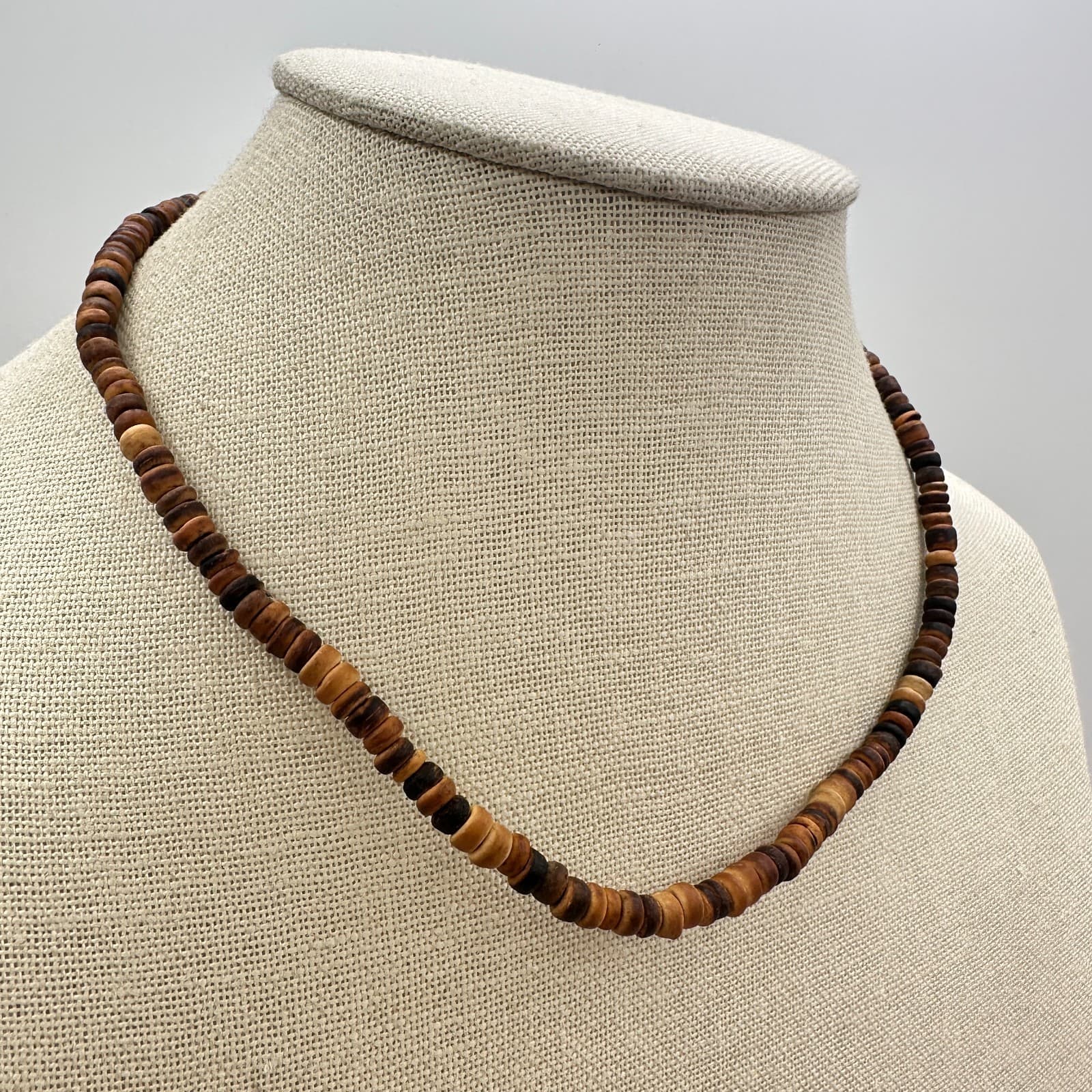 Vintage 90s Wooden Heishe Beaded Necklace Women's Minimalist Retro Jewelry - Thumbnail 2