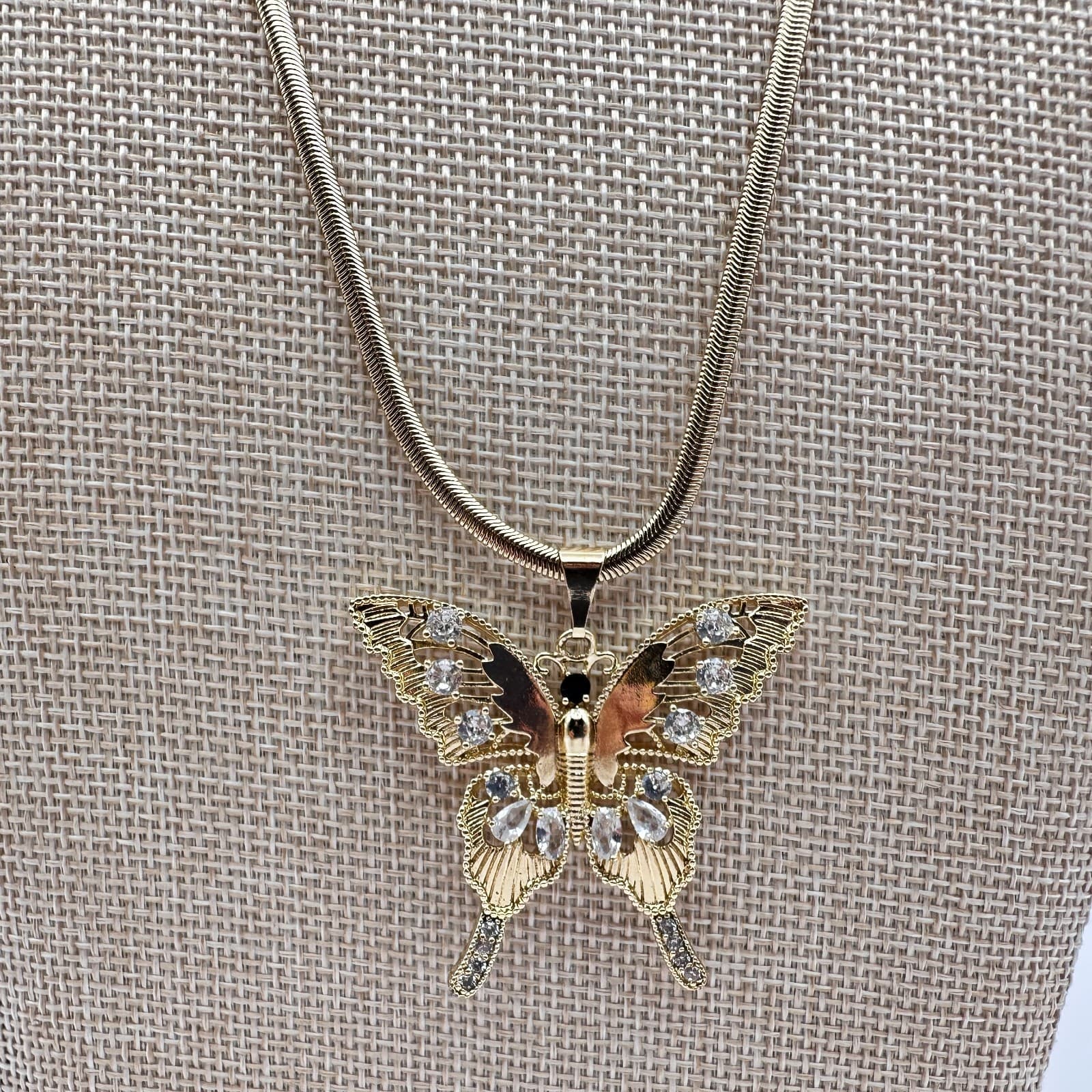 Vintage Y2K Gold Tone Butterfly Clear Rhinestone Pendant Necklace Jewelry - Thumbnail 5