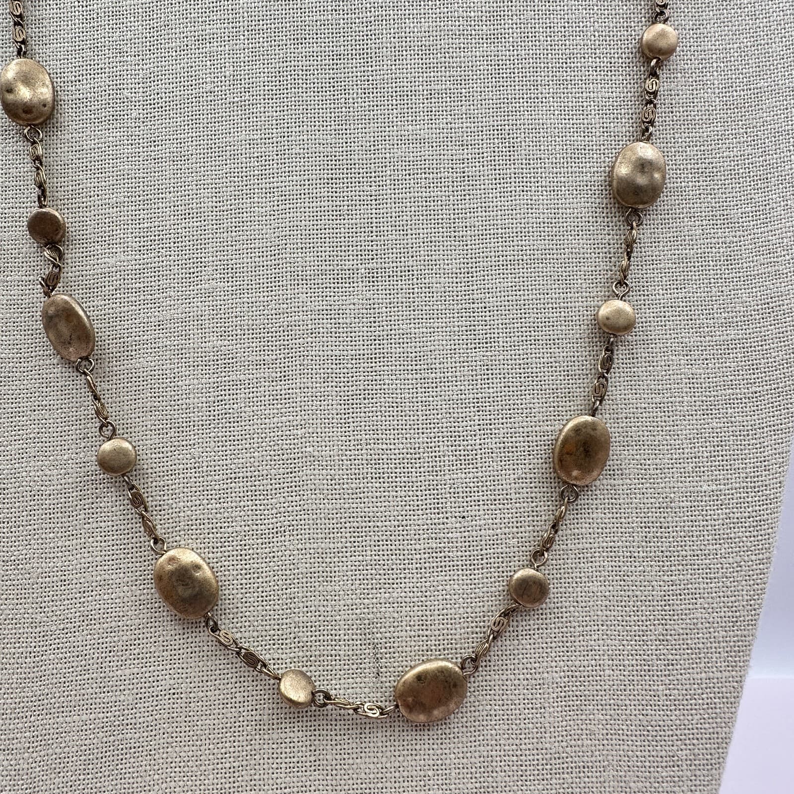 Vintage 90s Lia Sophia Gold Tone Hammered Pebble Station Chain Necklace Jewelry - Thumbnail 3