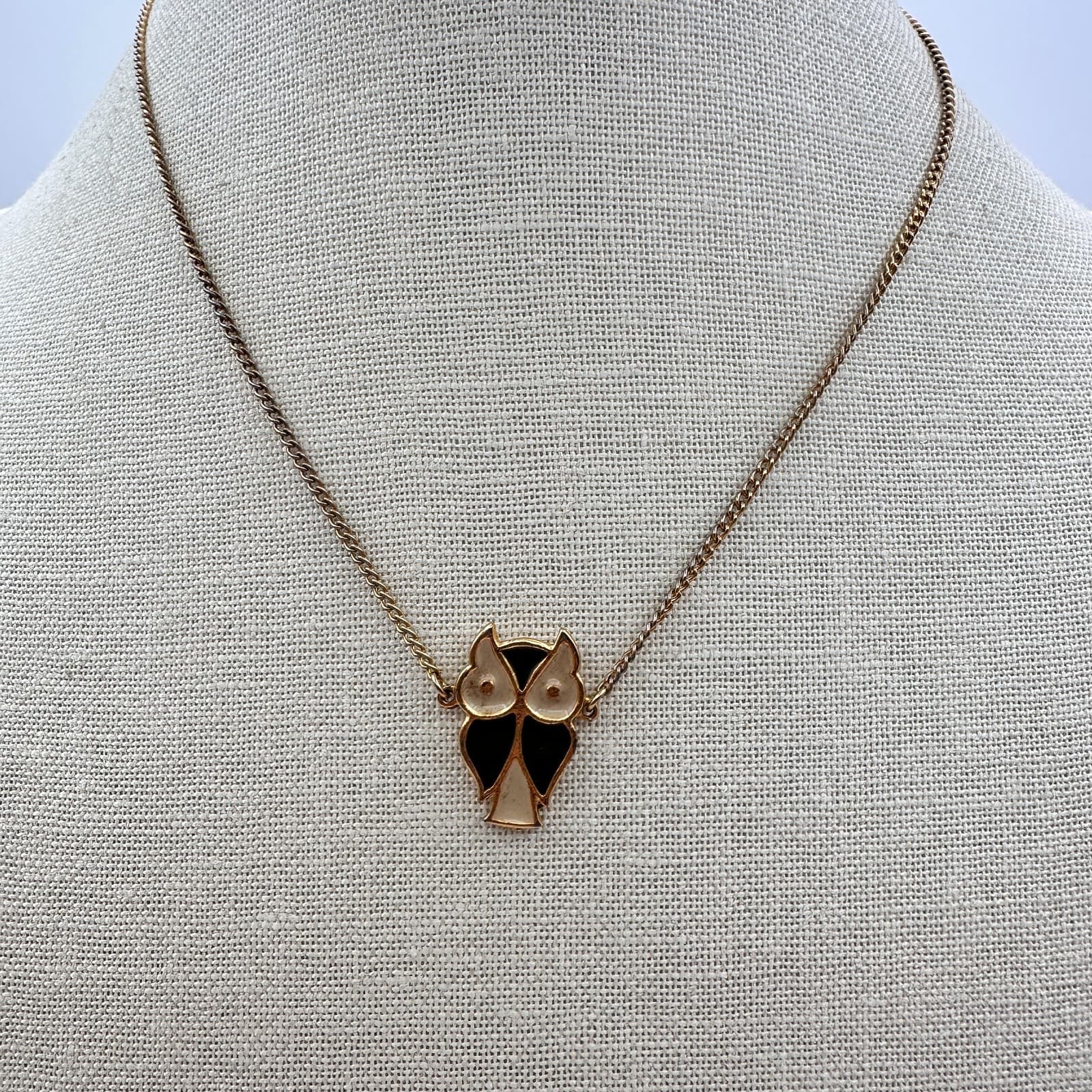 Vintage 70s Gold Tone Owl Pendant Necklace Women's Classic Fashion Jewelry - Thumbnail 5