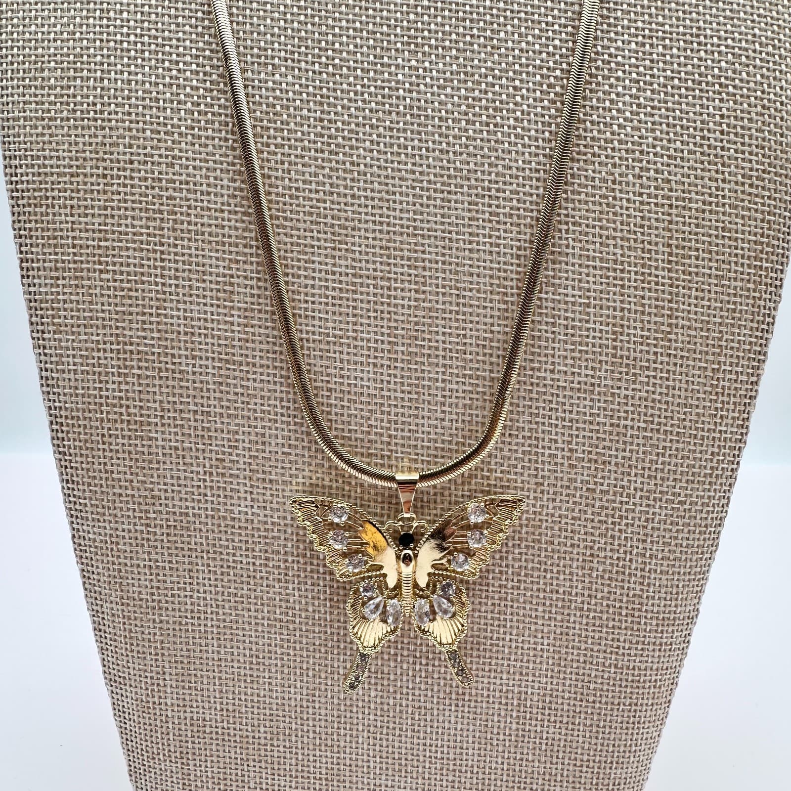 Vintage Y2K Gold Tone Butterfly Clear Rhinestone Pendant Necklace Jewelry - Thumbnail 8