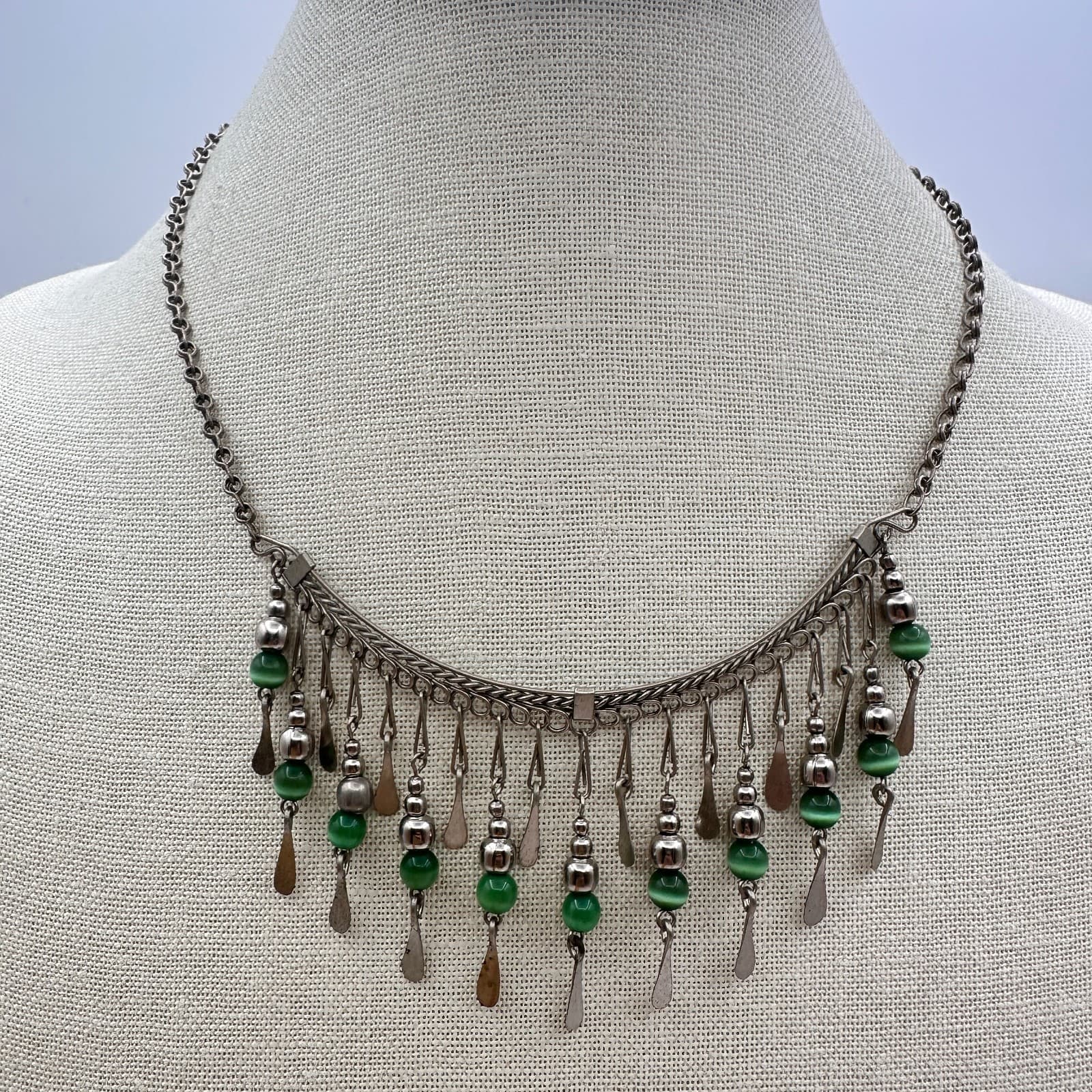 Vintage 90s Silver Tone Green Cats Eye Beaded Fringe Bib Necklace Jewelry - Thumbnail 7