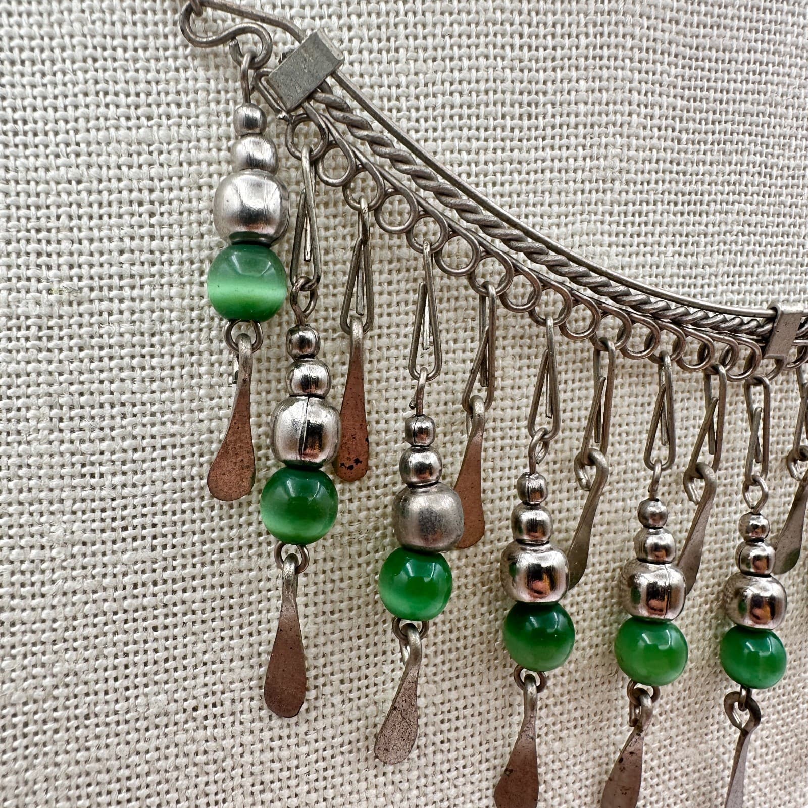Vintage 90s Silver Tone Green Cats Eye Beaded Fringe Bib Necklace Jewelry - Thumbnail 3