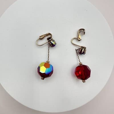 Vintage 90s AB Red Beaded Dangle Earrings Retro Women's Classic Jewelry - Thumbnail 2
