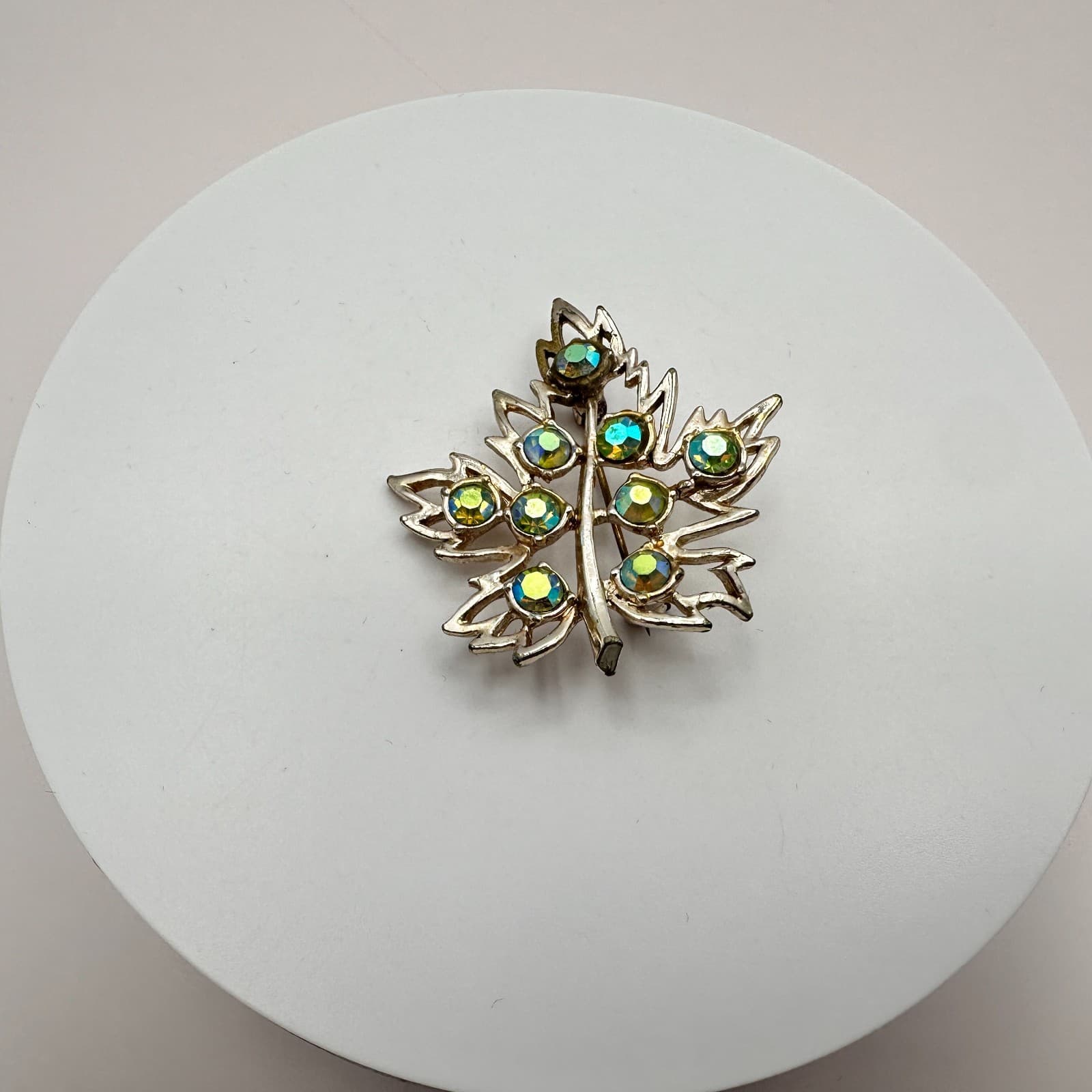 Vintage 90s Silver Tone Green Aurora Rhinestone Maple Leaf Brooch Pin Jewelry - Thumbnail 3