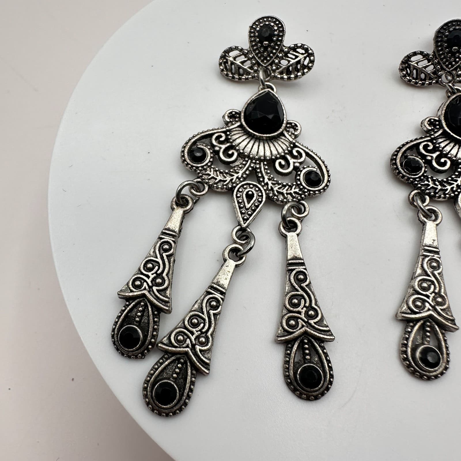 Vintage 90s Silver Tone Chandelier Earrings Black Glass Drop Statement Jewelry - Thumbnail 4