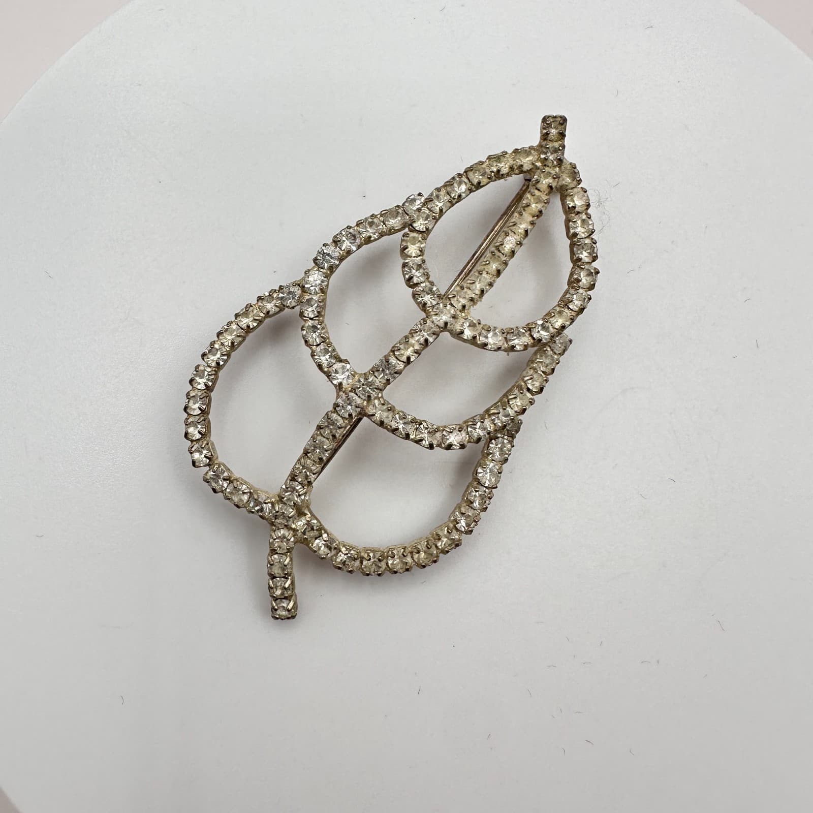 Vintage 90s Silver Tone Clear Rhinestone Openwork Leaf Brooch Pin Retro Jewelry - Thumbnail 3