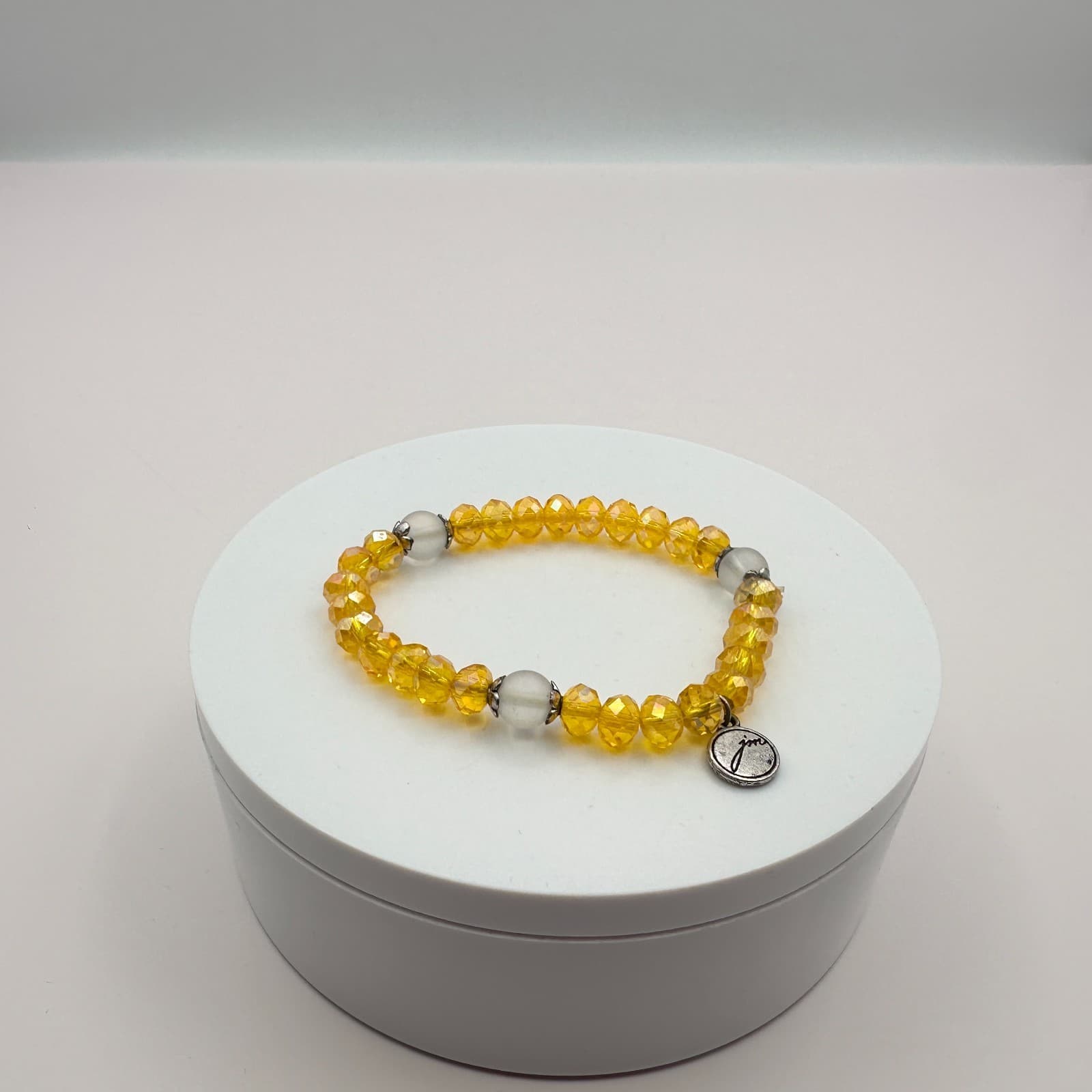 Vintage 90s JM Yellow Glass Stretch Beaded Bracelet Women's Classic Jewelry - Thumbnail 4